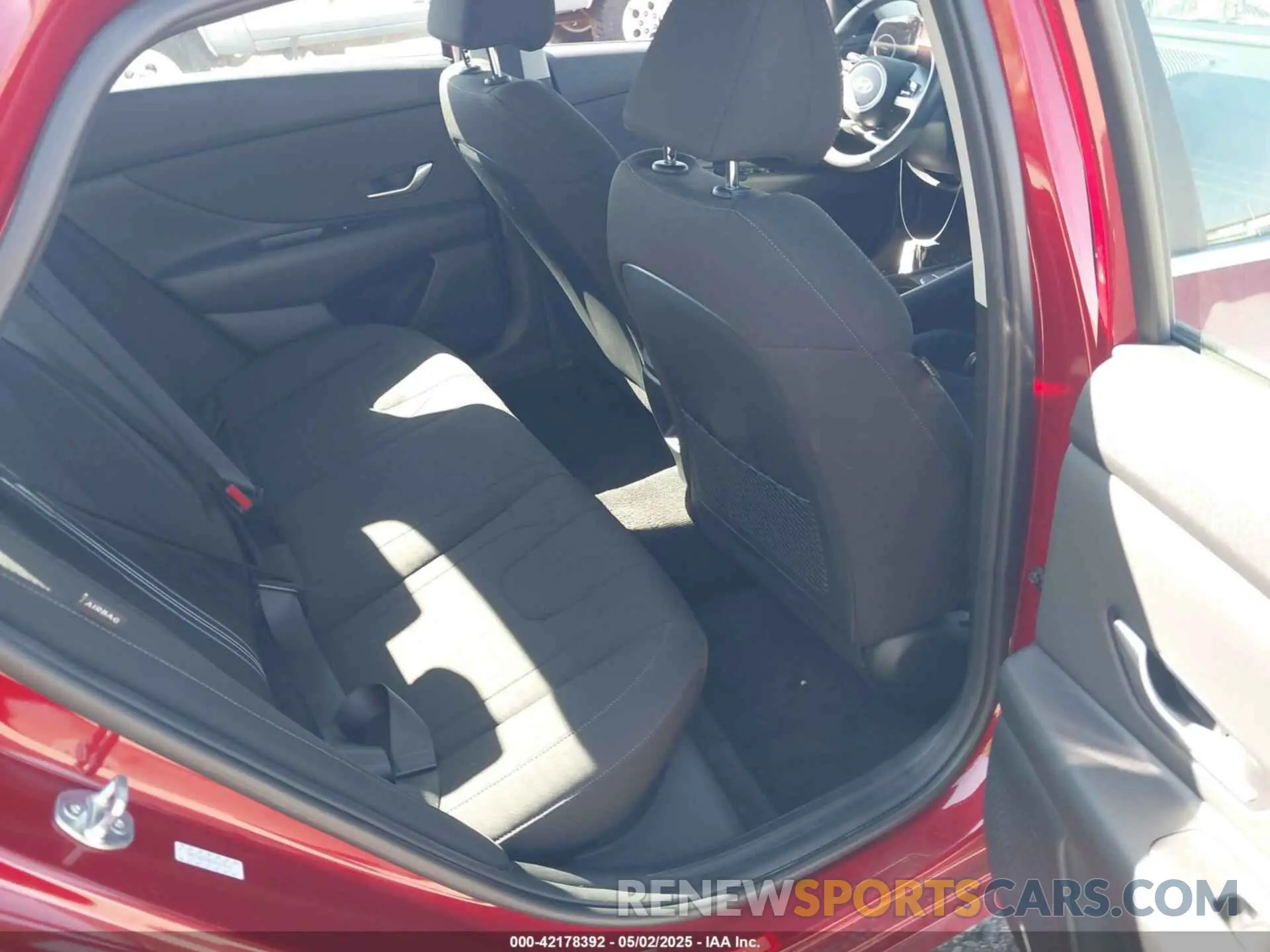 8 Photograph of a damaged car KMHLS4DG0SU861661 HYUNDAI ELANTRA 2025