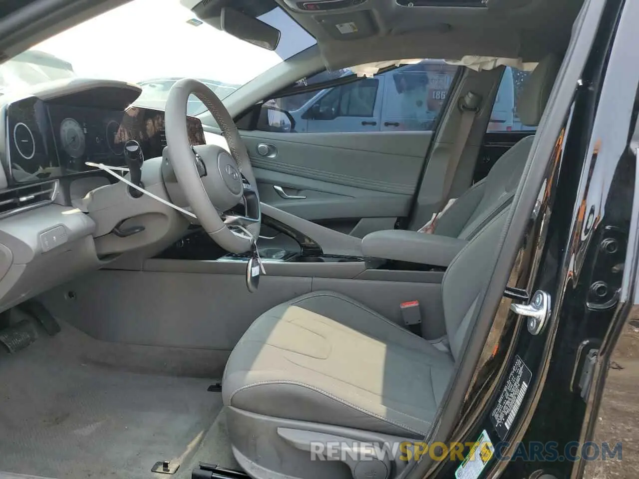7 Photograph of a damaged car KMHLS4DG0SU900779 HYUNDAI ELANTRA 2025
