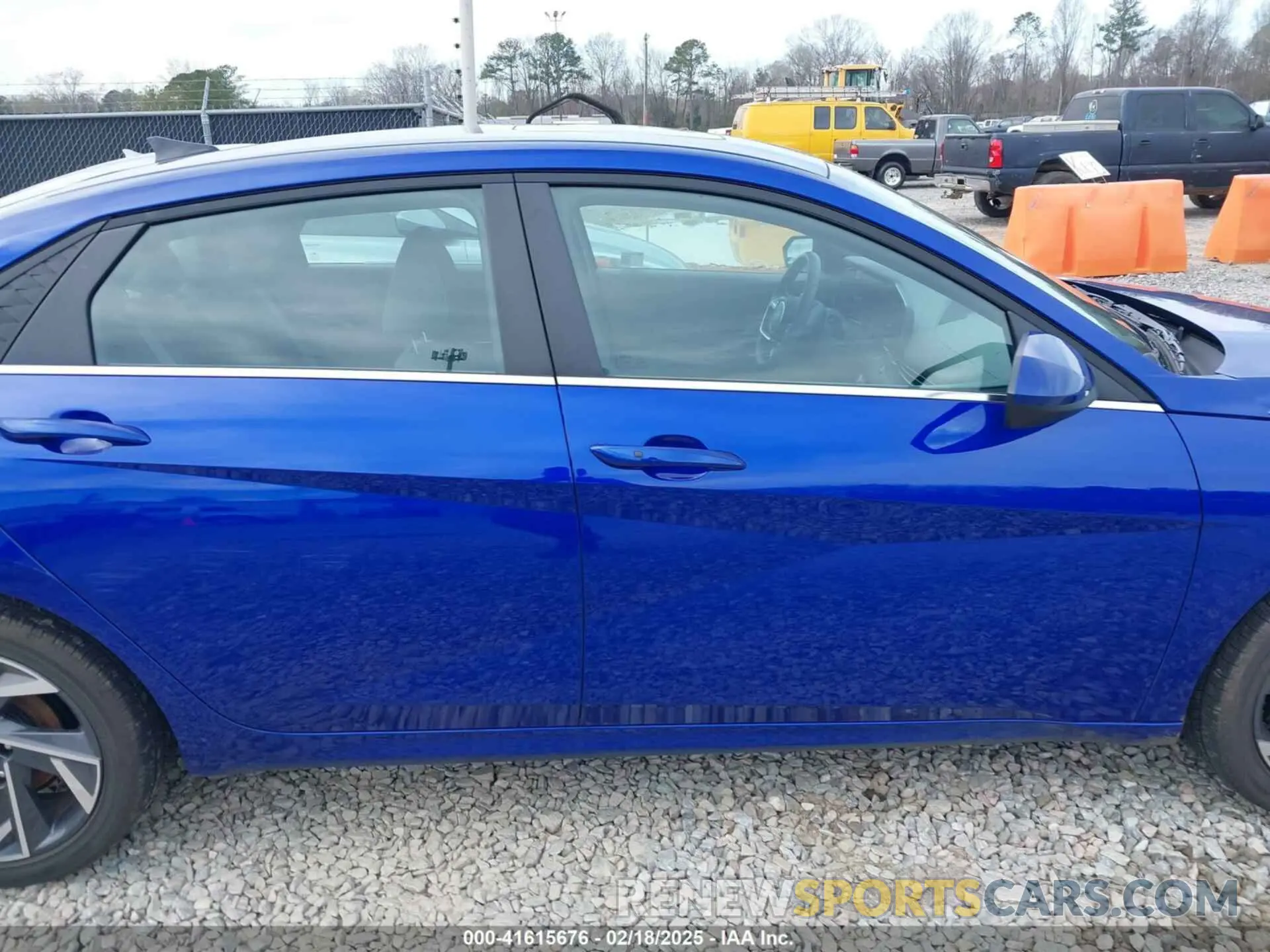 13 Photograph of a damaged car KMHLS4DG0SU921096 HYUNDAI ELANTRA 2025