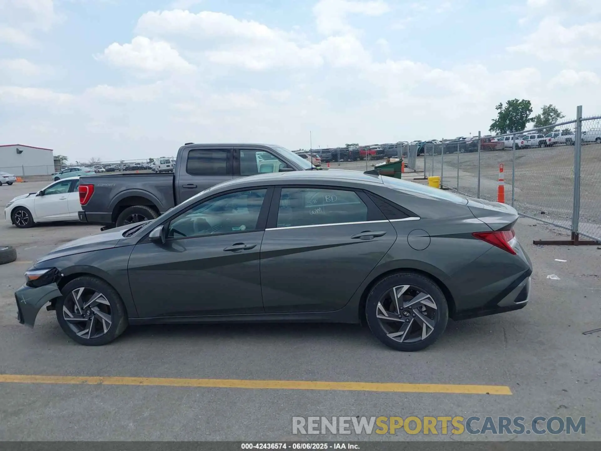 15 Photograph of a damaged car KMHLS4DG0SU949674 HYUNDAI ELANTRA 2025
