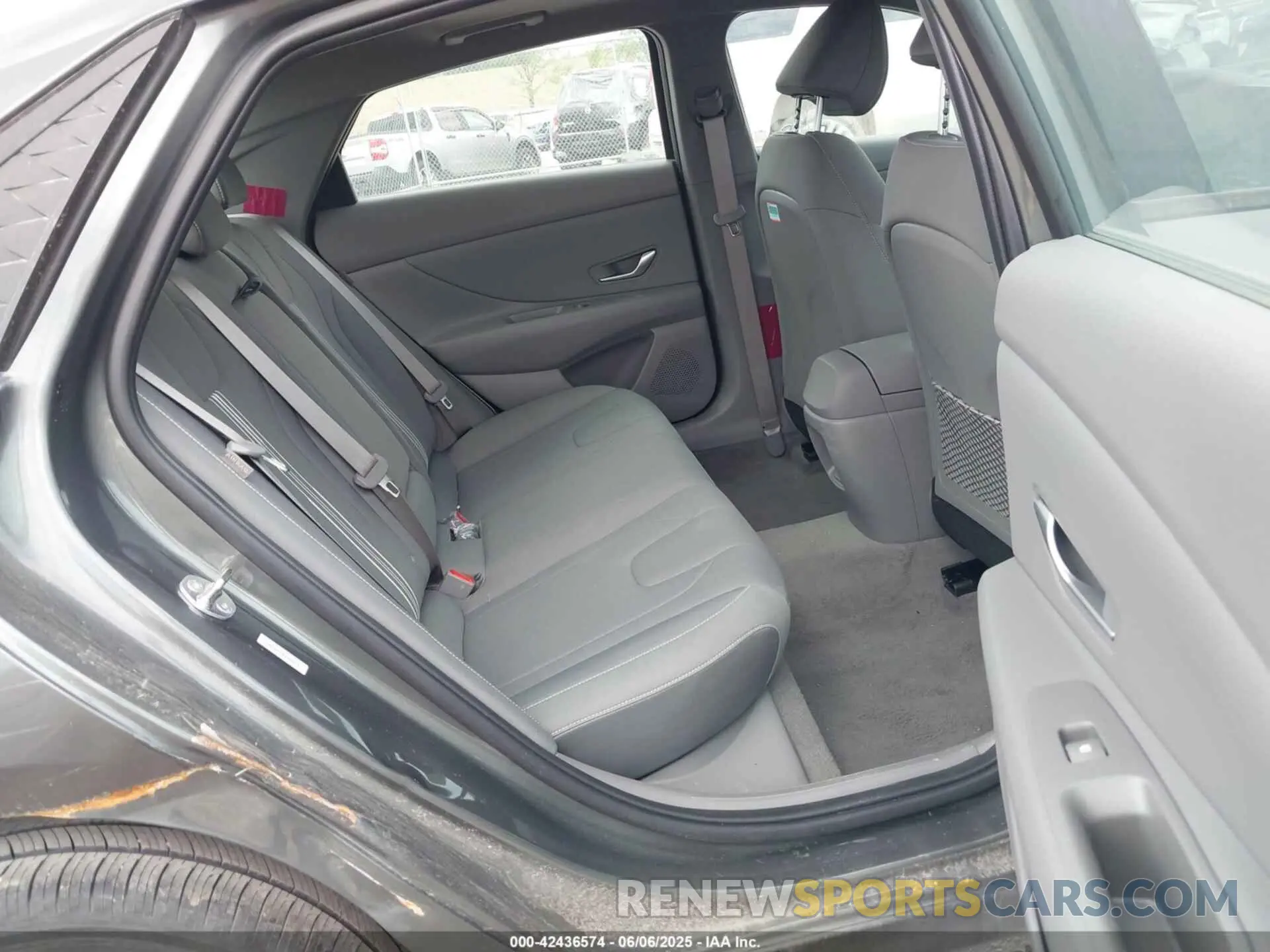 8 Photograph of a damaged car KMHLS4DG0SU949674 HYUNDAI ELANTRA 2025