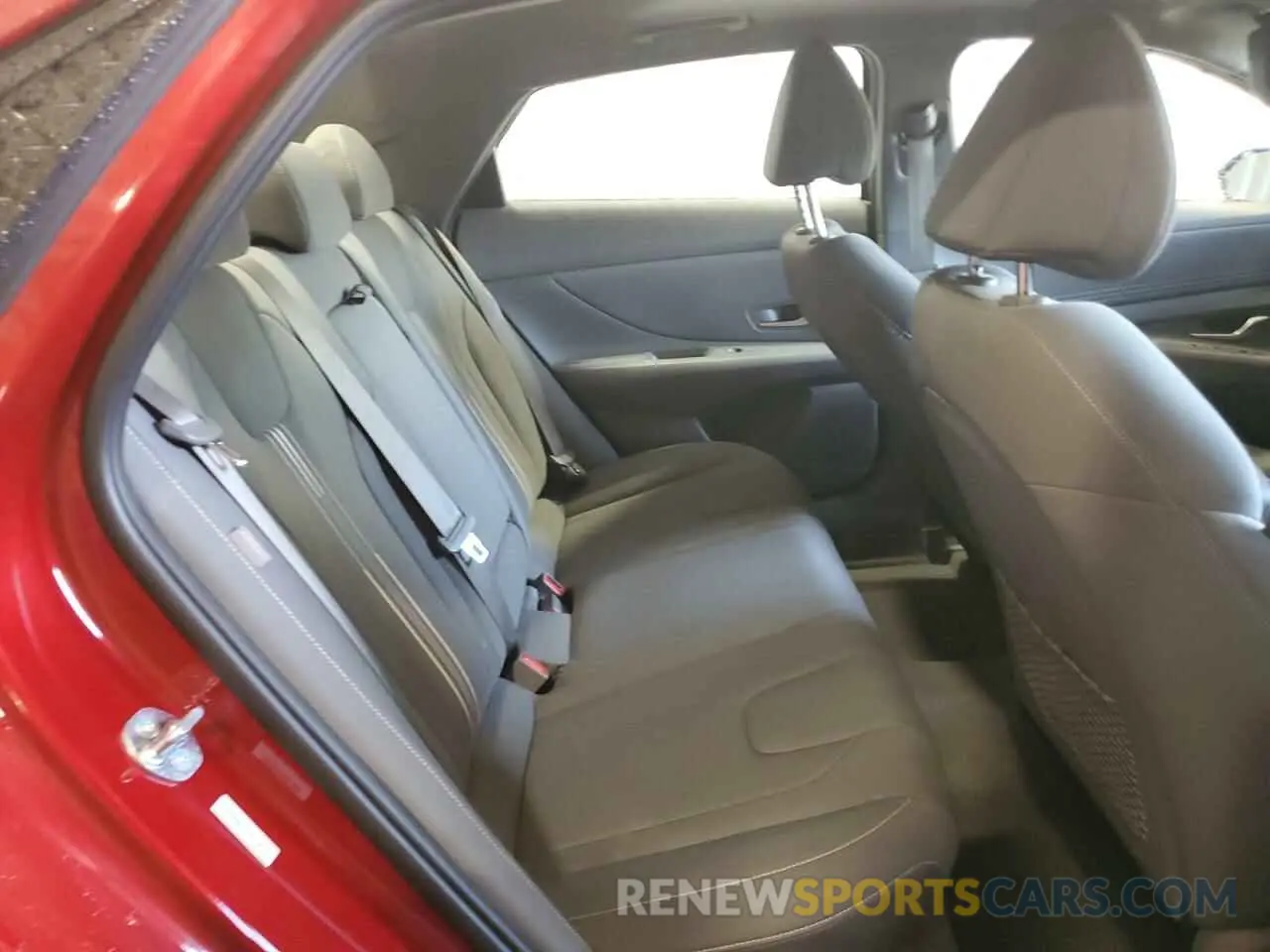 10 Photograph of a damaged car KMHLS4DG2SU892992 HYUNDAI ELANTRA 2025