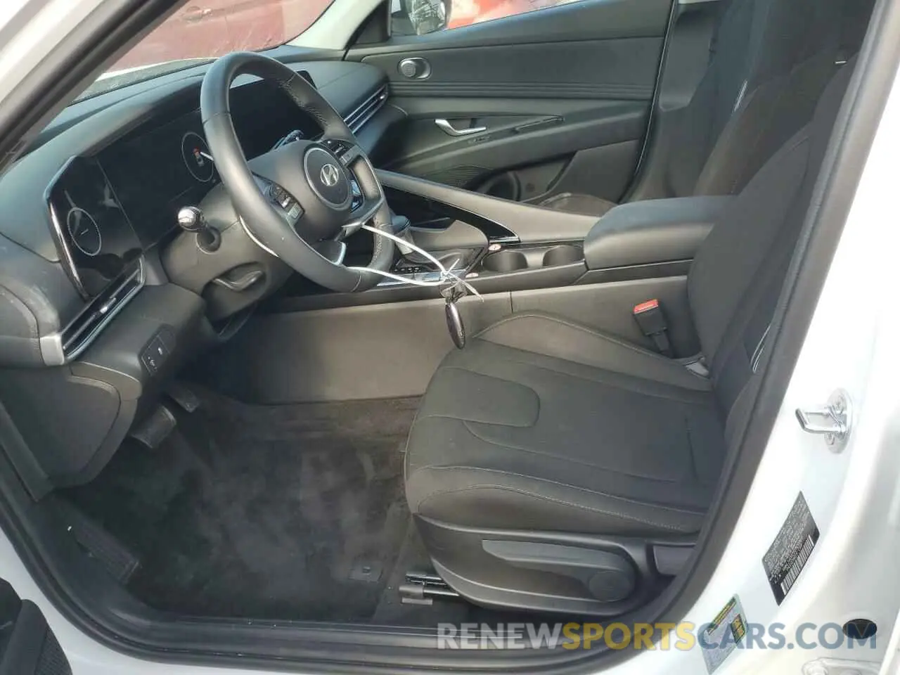 7 Photograph of a damaged car KMHLS4DG2SU920869 HYUNDAI ELANTRA 2025