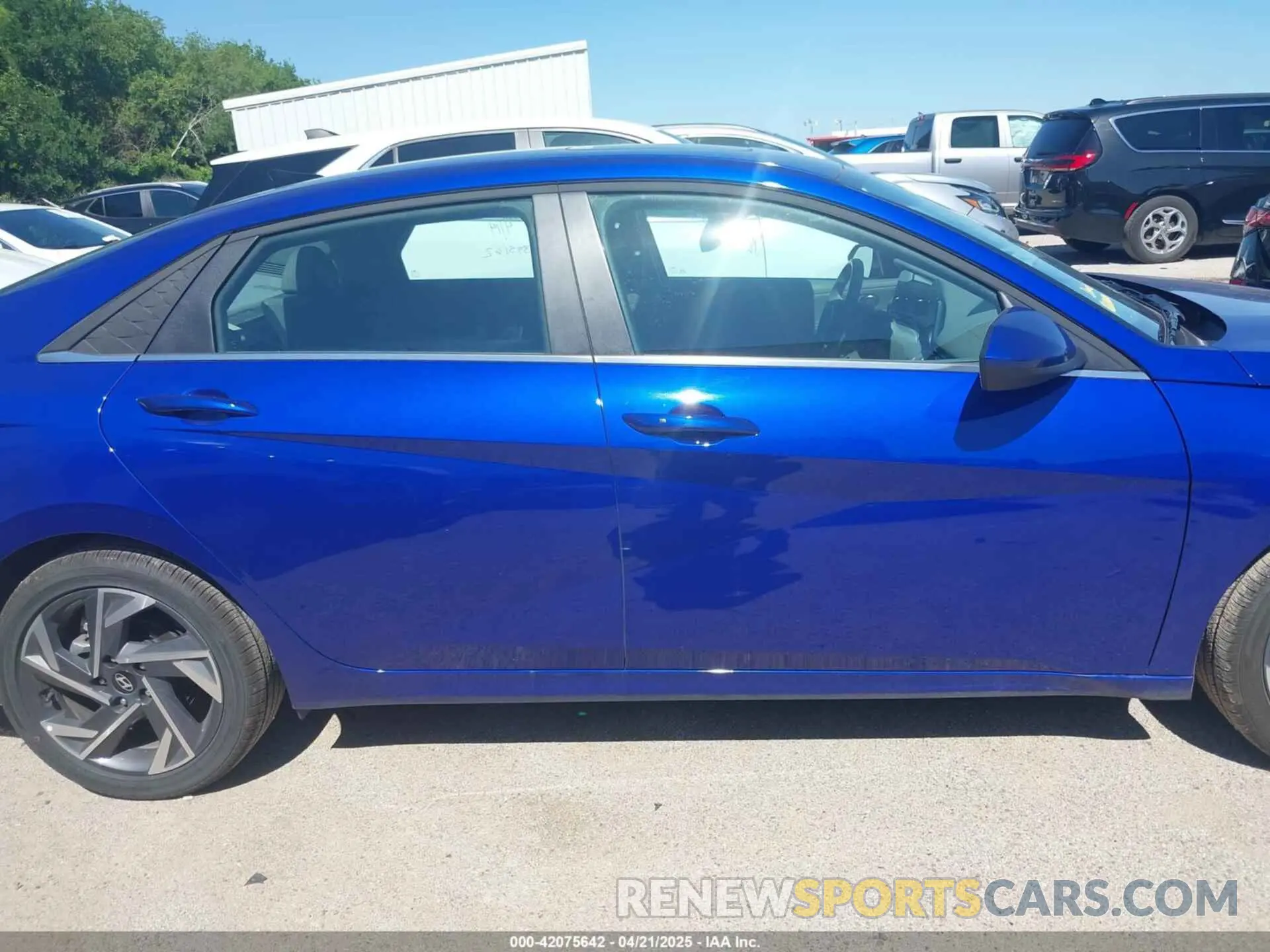 13 Photograph of a damaged car KMHLS4DG2SU965777 HYUNDAI ELANTRA 2025