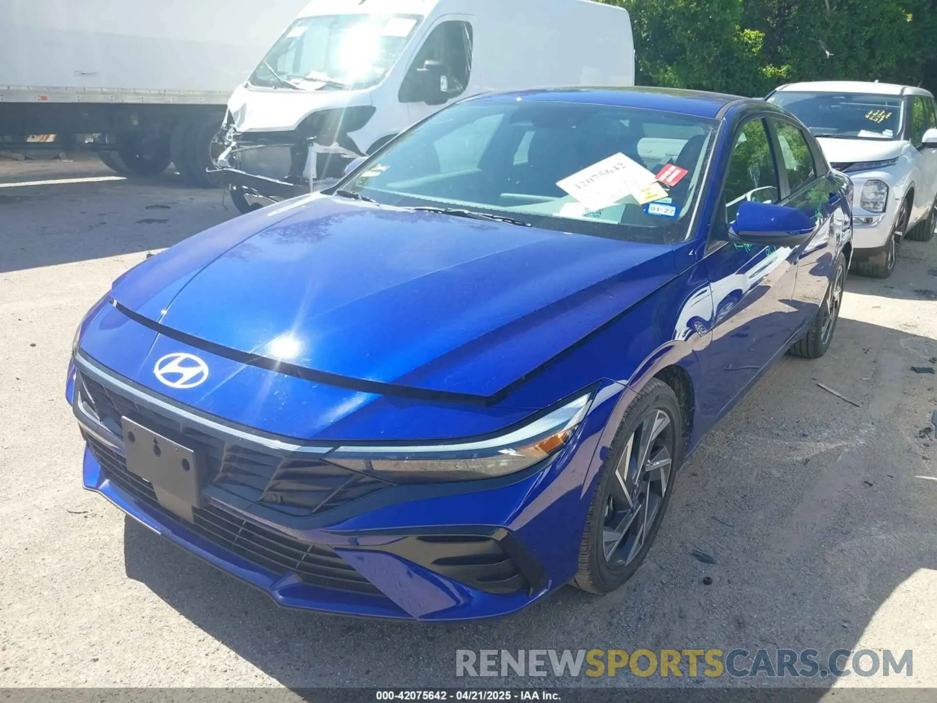2 Photograph of a damaged car KMHLS4DG2SU965777 HYUNDAI ELANTRA 2025