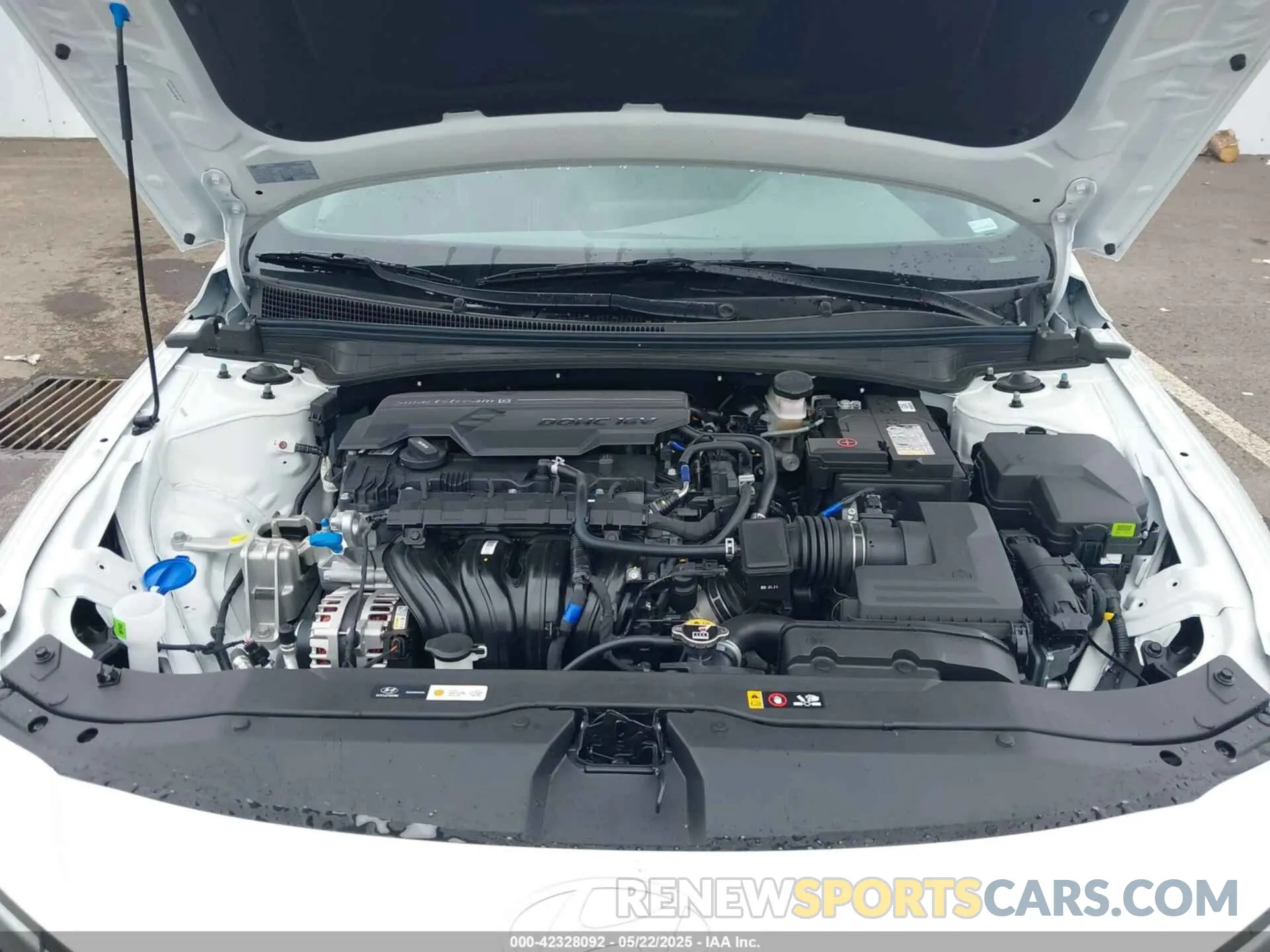 10 Photograph of a damaged car KMHLS4DG2SU986483 HYUNDAI ELANTRA 2025