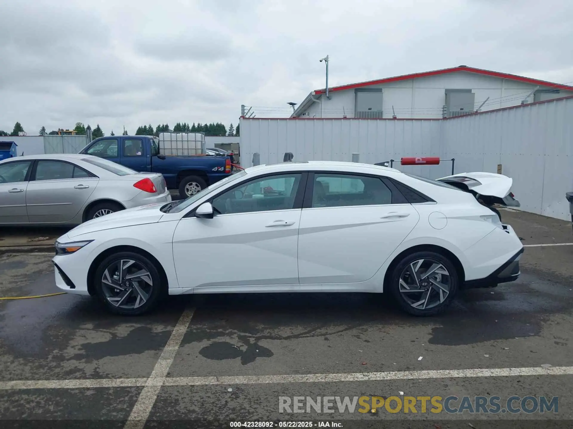 15 Photograph of a damaged car KMHLS4DG2SU986483 HYUNDAI ELANTRA 2025