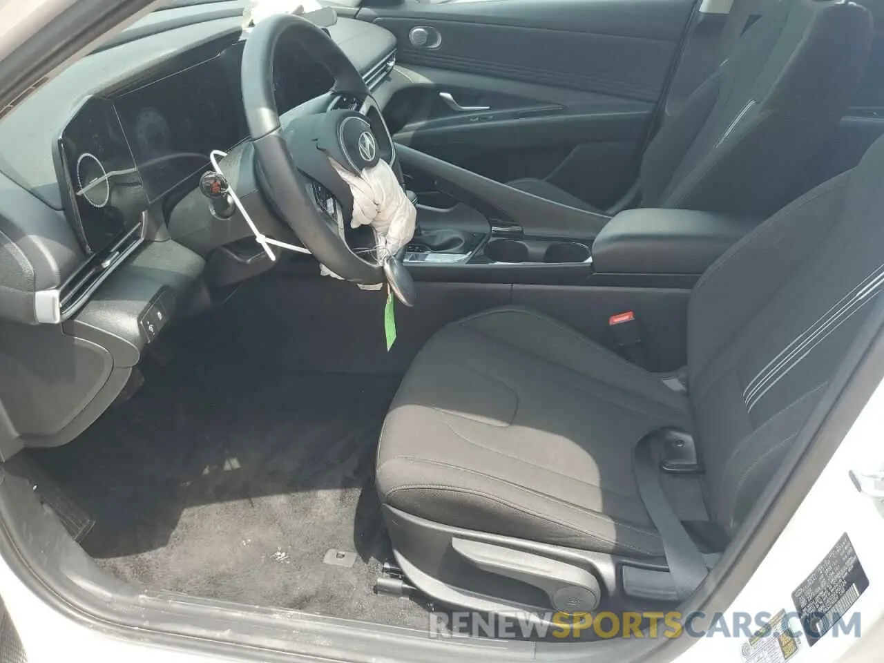 7 Photograph of a damaged car KMHLS4DG3SU858124 HYUNDAI ELANTRA 2025
