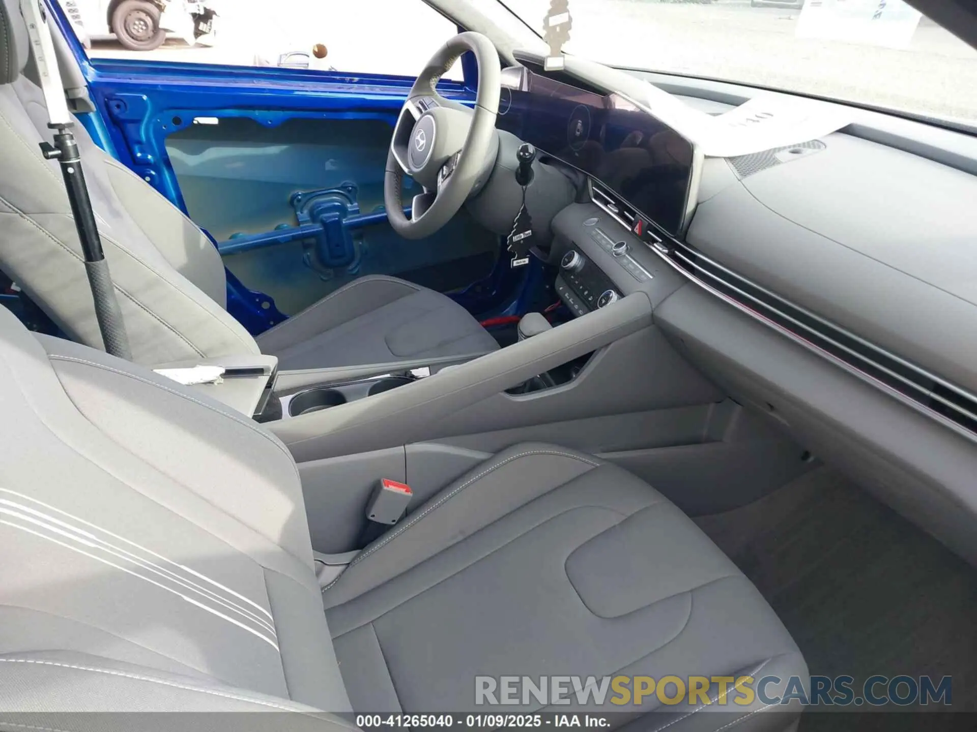 5 Photograph of a damaged car KMHLS4DG3SU860858 HYUNDAI ELANTRA 2025
