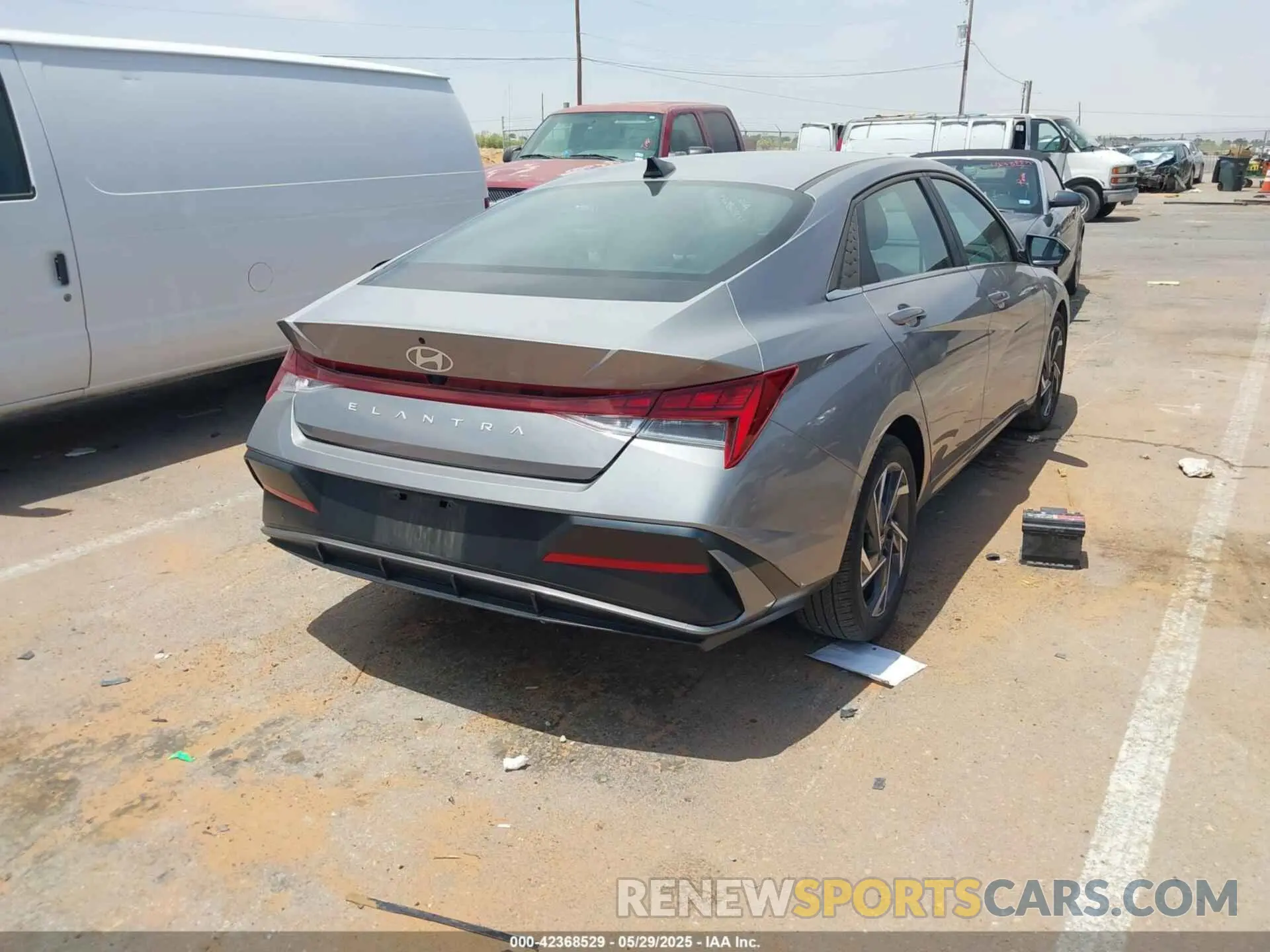 4 Photograph of a damaged car KMHLS4DG3SU862691 HYUNDAI ELANTRA 2025