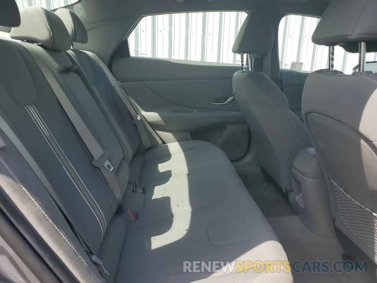 10 Photograph of a damaged car KMHLS4DG3SU885551 HYUNDAI ELANTRA 2025