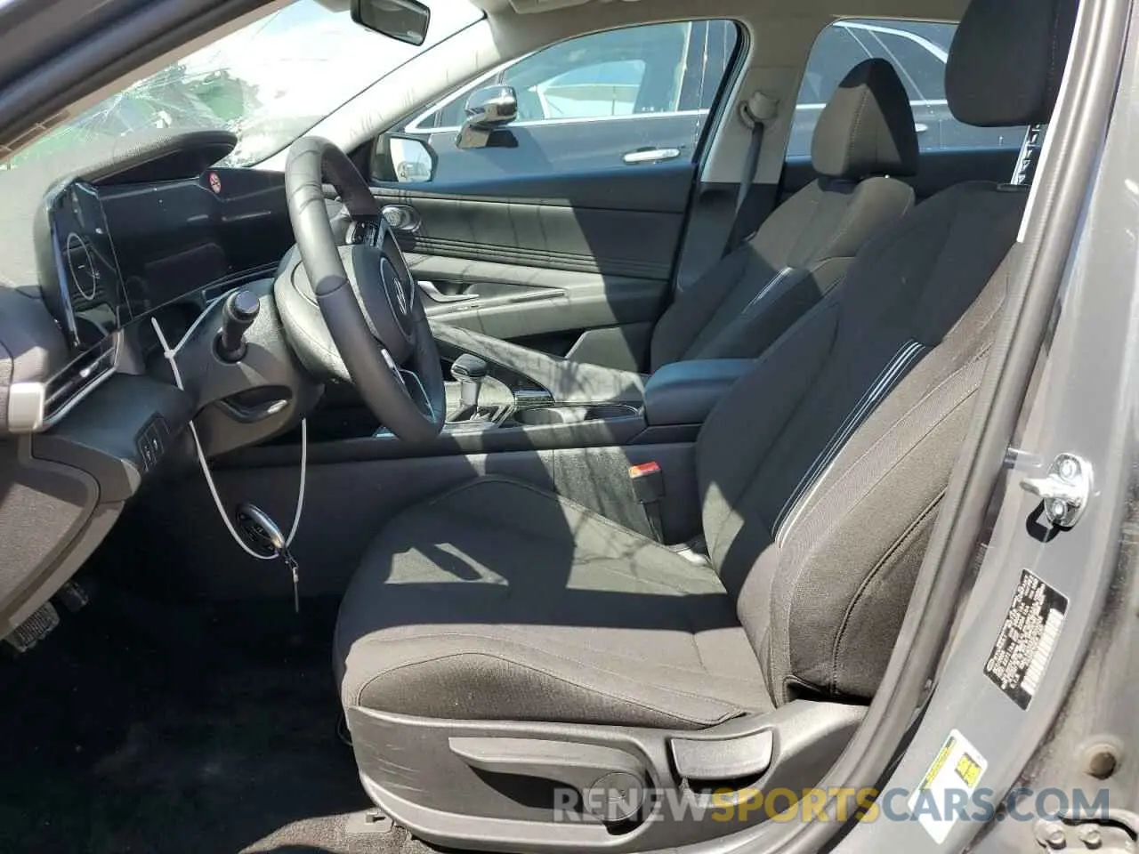 7 Photograph of a damaged car KMHLS4DG3SU905006 HYUNDAI ELANTRA 2025