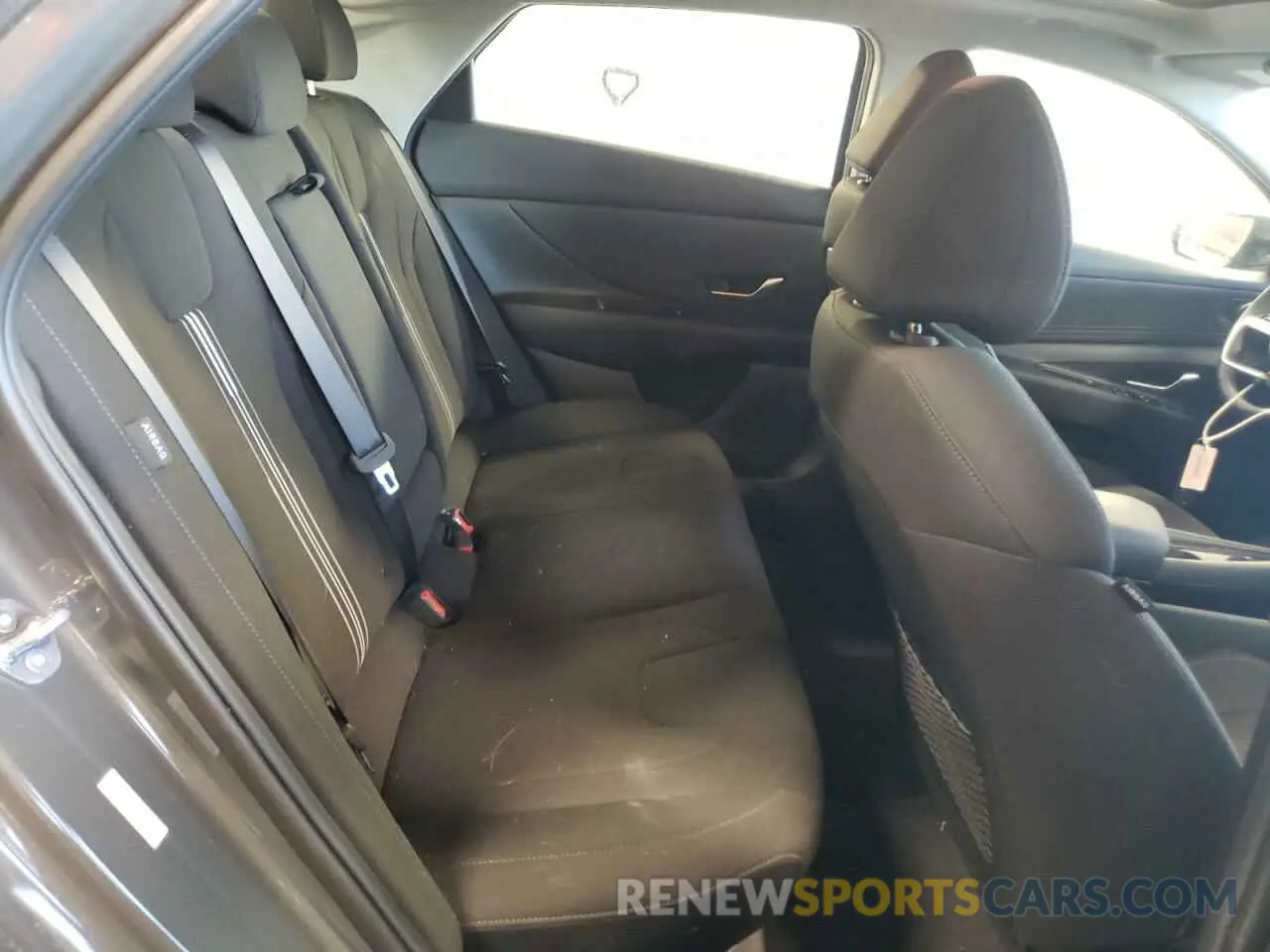 10 Photograph of a damaged car KMHLS4DG4SU857905 HYUNDAI ELANTRA 2025