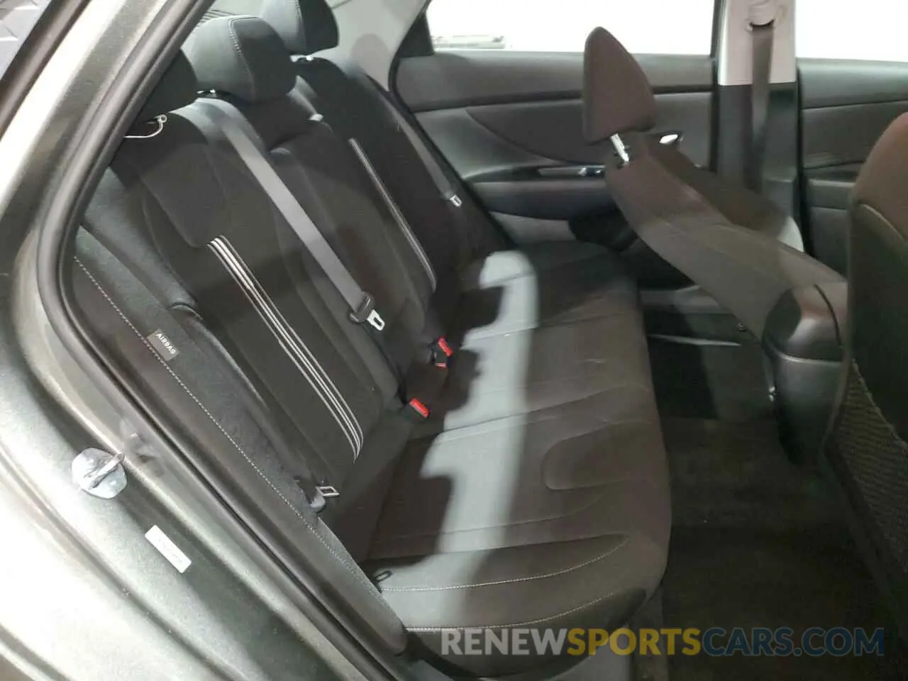 10 Photograph of a damaged car KMHLS4DG4SU908240 HYUNDAI ELANTRA 2025