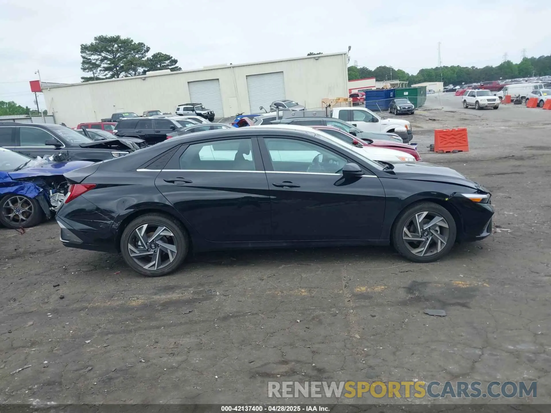 13 Photograph of a damaged car KMHLS4DG4SU938936 HYUNDAI ELANTRA 2025