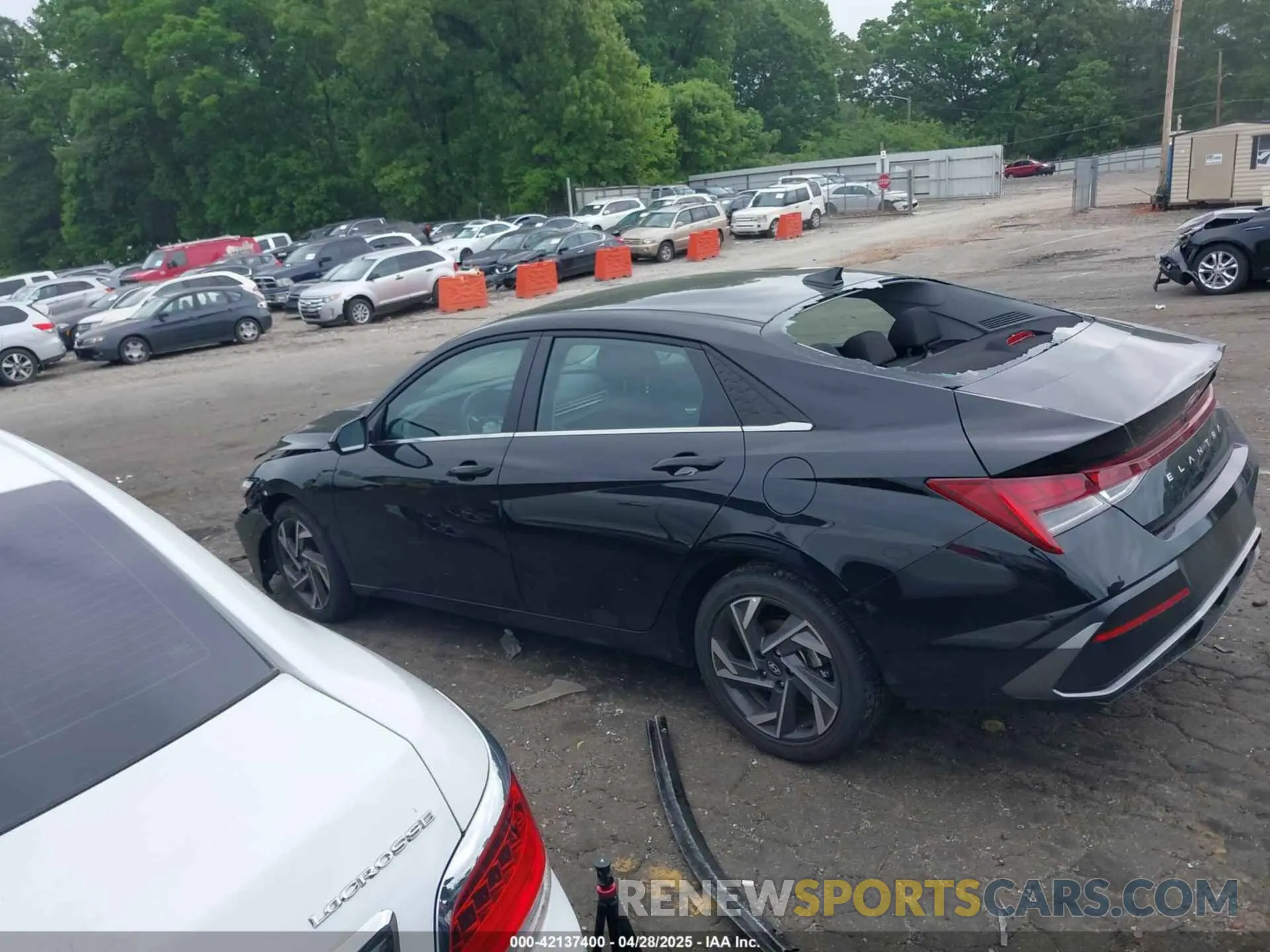 14 Photograph of a damaged car KMHLS4DG4SU938936 HYUNDAI ELANTRA 2025
