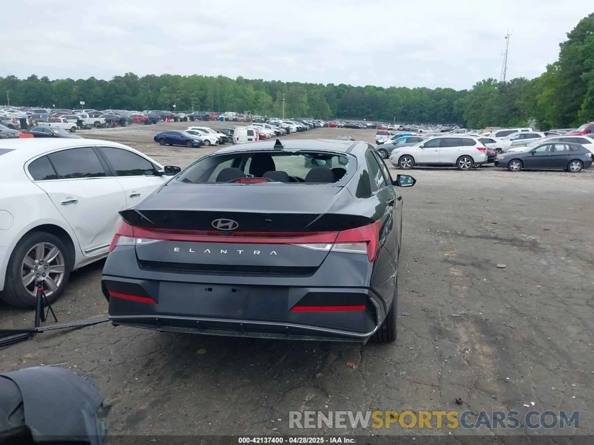 16 Photograph of a damaged car KMHLS4DG4SU938936 HYUNDAI ELANTRA 2025