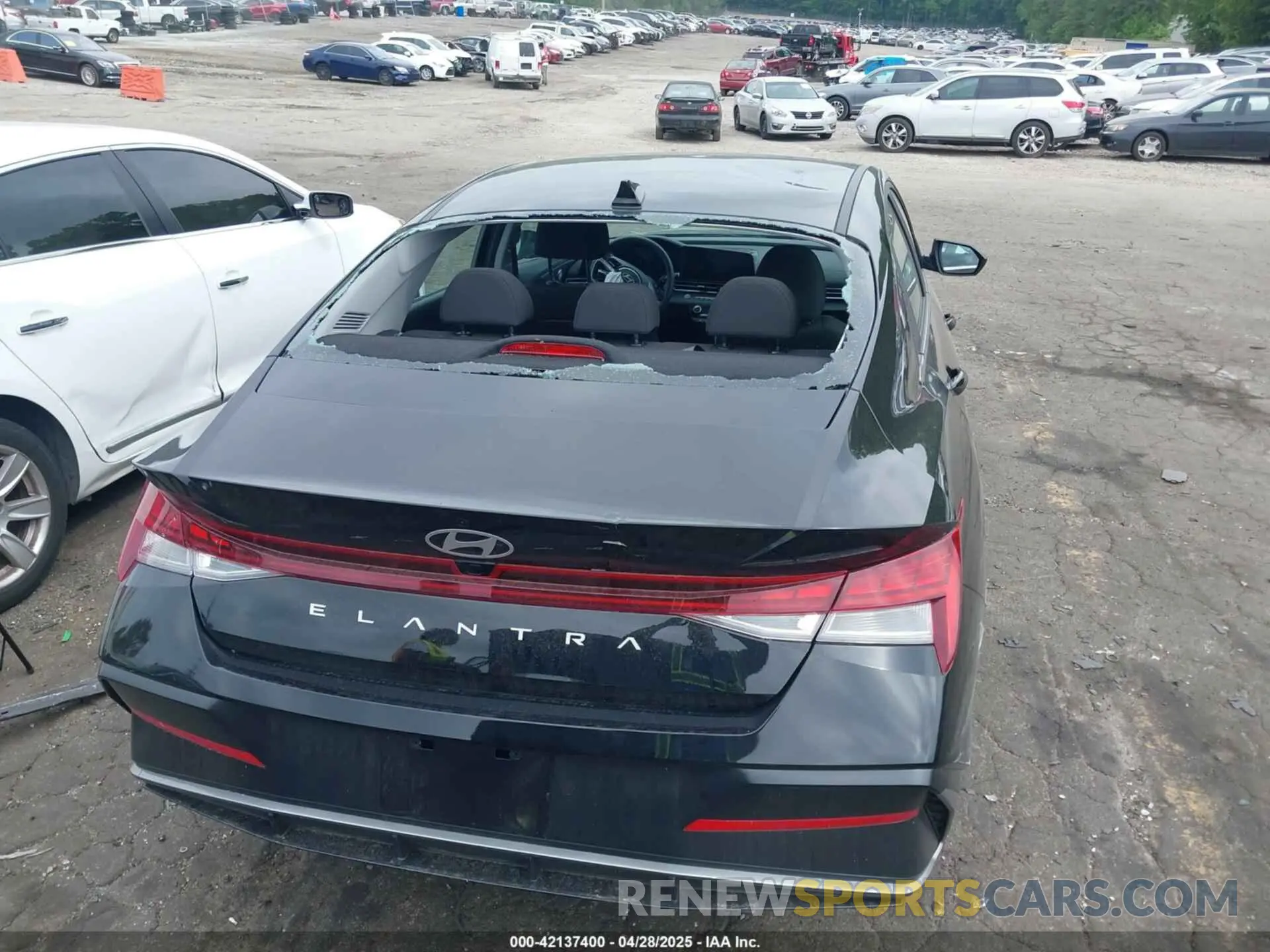 6 Photograph of a damaged car KMHLS4DG4SU938936 HYUNDAI ELANTRA 2025