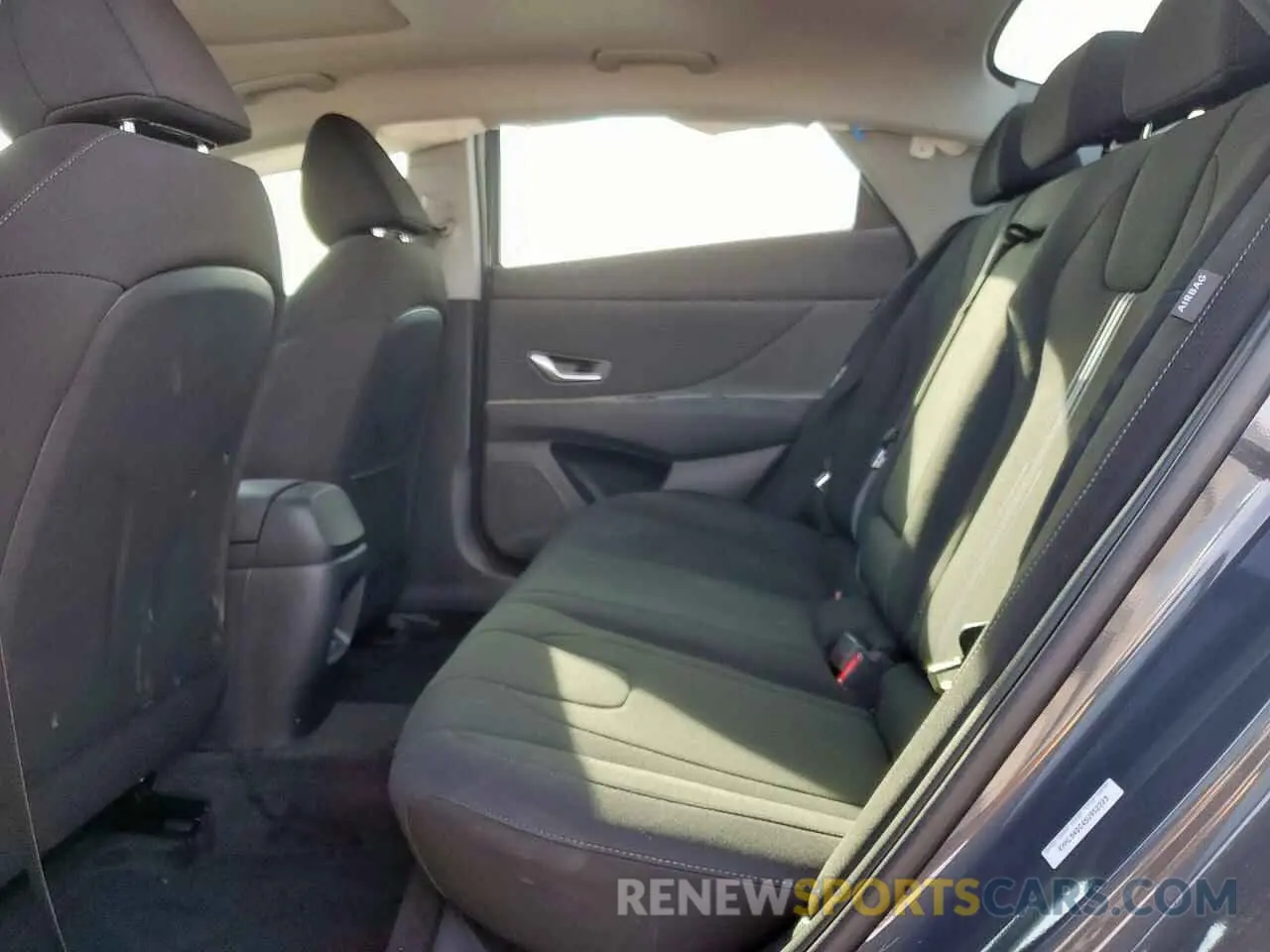 10 Photograph of a damaged car KMHLS4DG4SU952223 HYUNDAI ELANTRA 2025