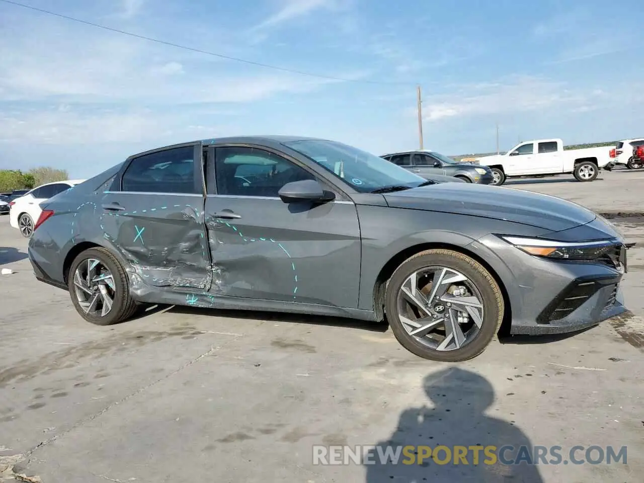 4 Photograph of a damaged car KMHLS4DG4SU952223 HYUNDAI ELANTRA 2025