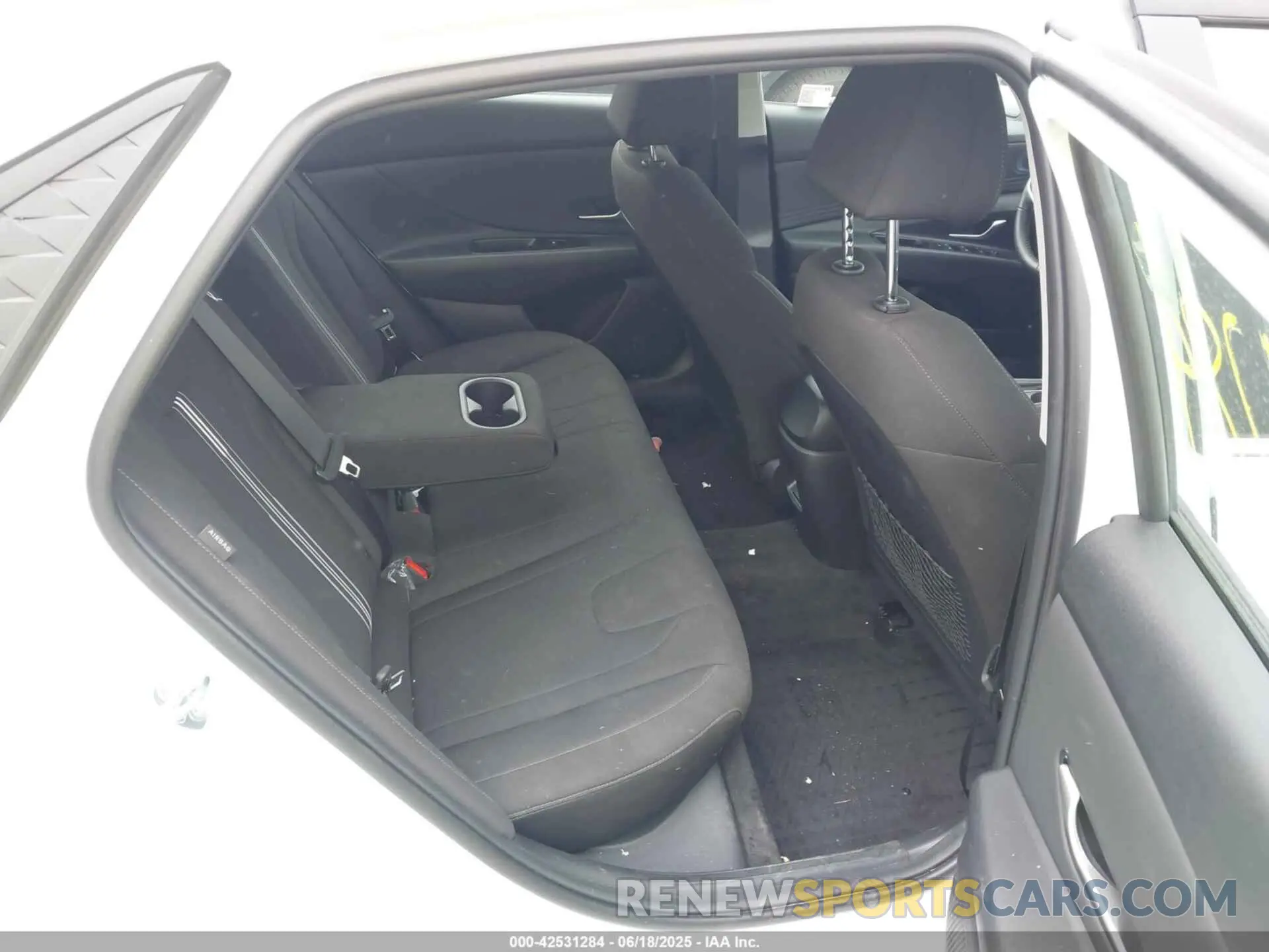 8 Photograph of a damaged car KMHLS4DG4SU972231 HYUNDAI ELANTRA 2025