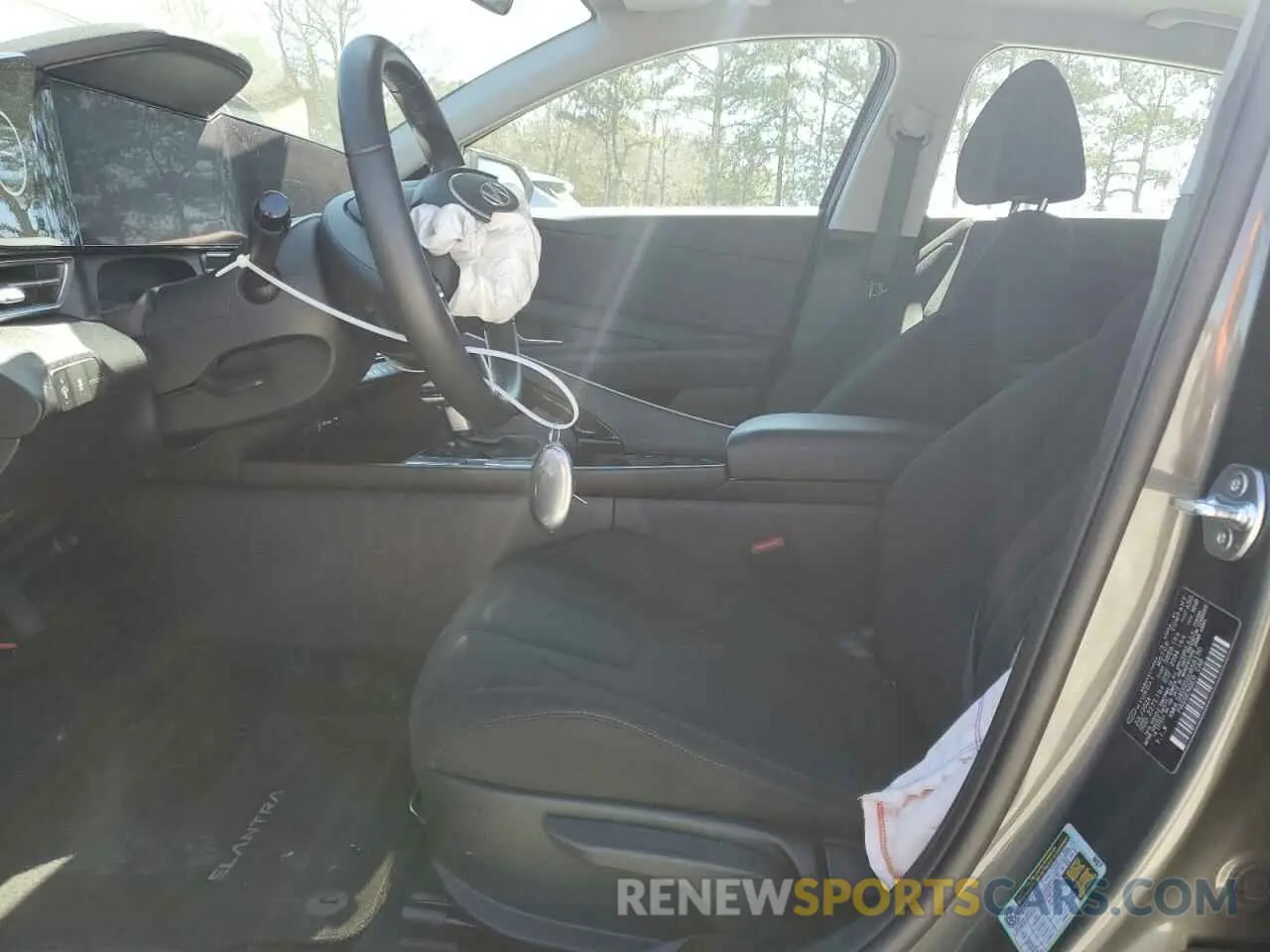 7 Photograph of a damaged car KMHLS4DG5SU855130 HYUNDAI ELANTRA 2025