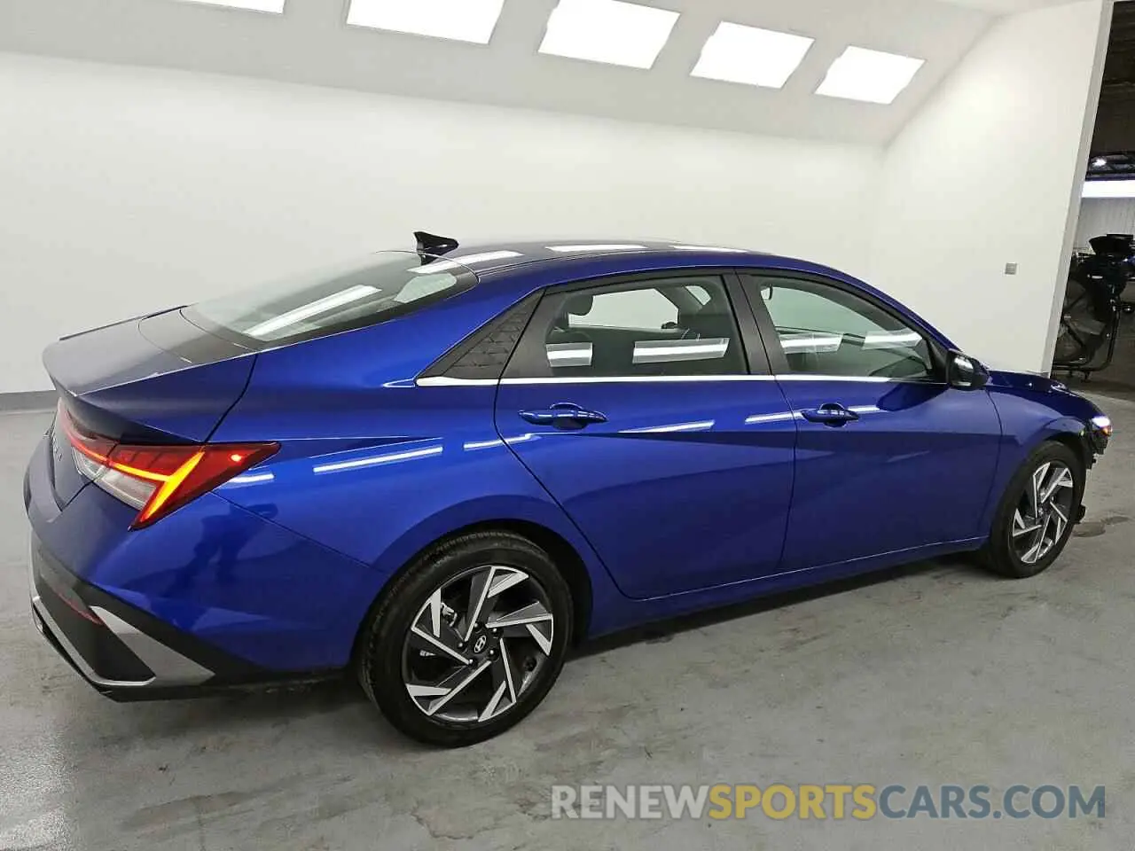 3 Photograph of a damaged car KMHLS4DG5SU907596 HYUNDAI ELANTRA 2025