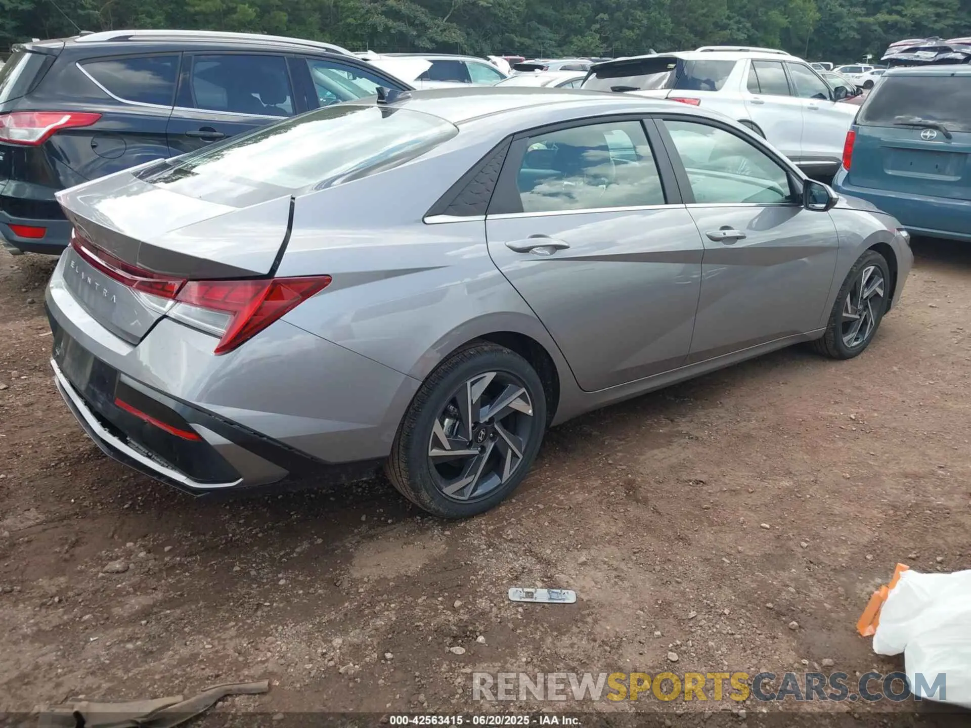 4 Photograph of a damaged car KMHLS4DG5SU919506 HYUNDAI ELANTRA 2025