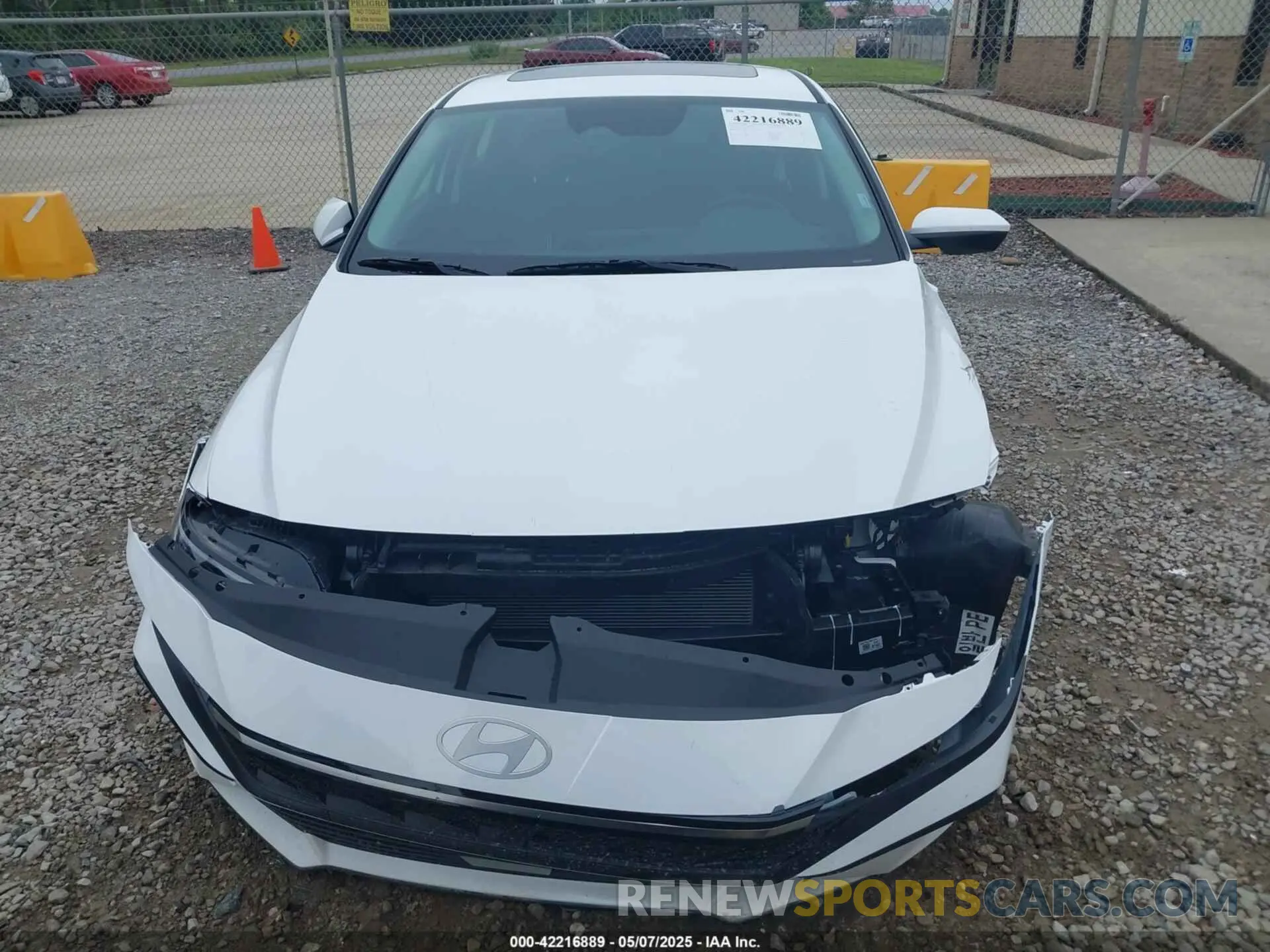 12 Photograph of a damaged car KMHLS4DG6SU898276 HYUNDAI ELANTRA 2025