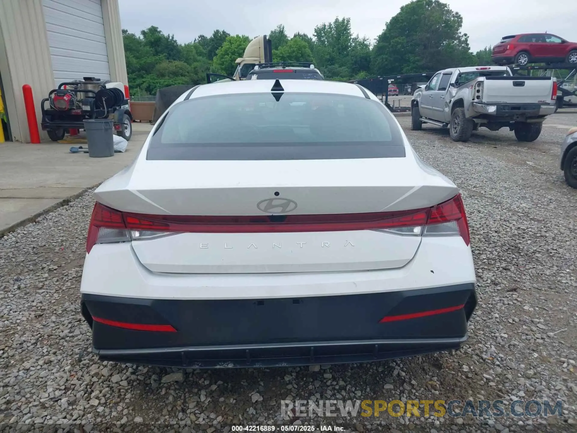 16 Photograph of a damaged car KMHLS4DG6SU898276 HYUNDAI ELANTRA 2025