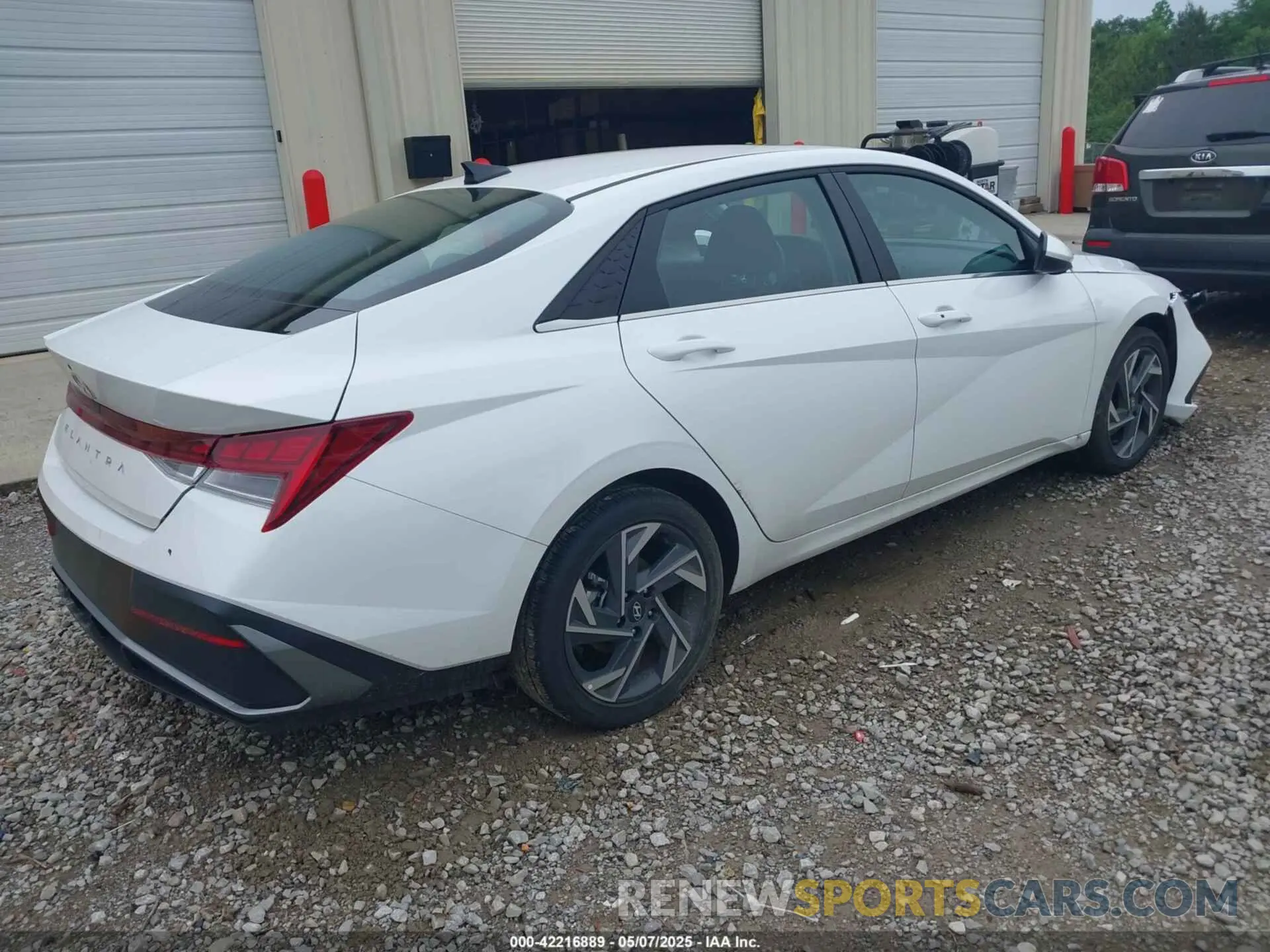 4 Photograph of a damaged car KMHLS4DG6SU898276 HYUNDAI ELANTRA 2025