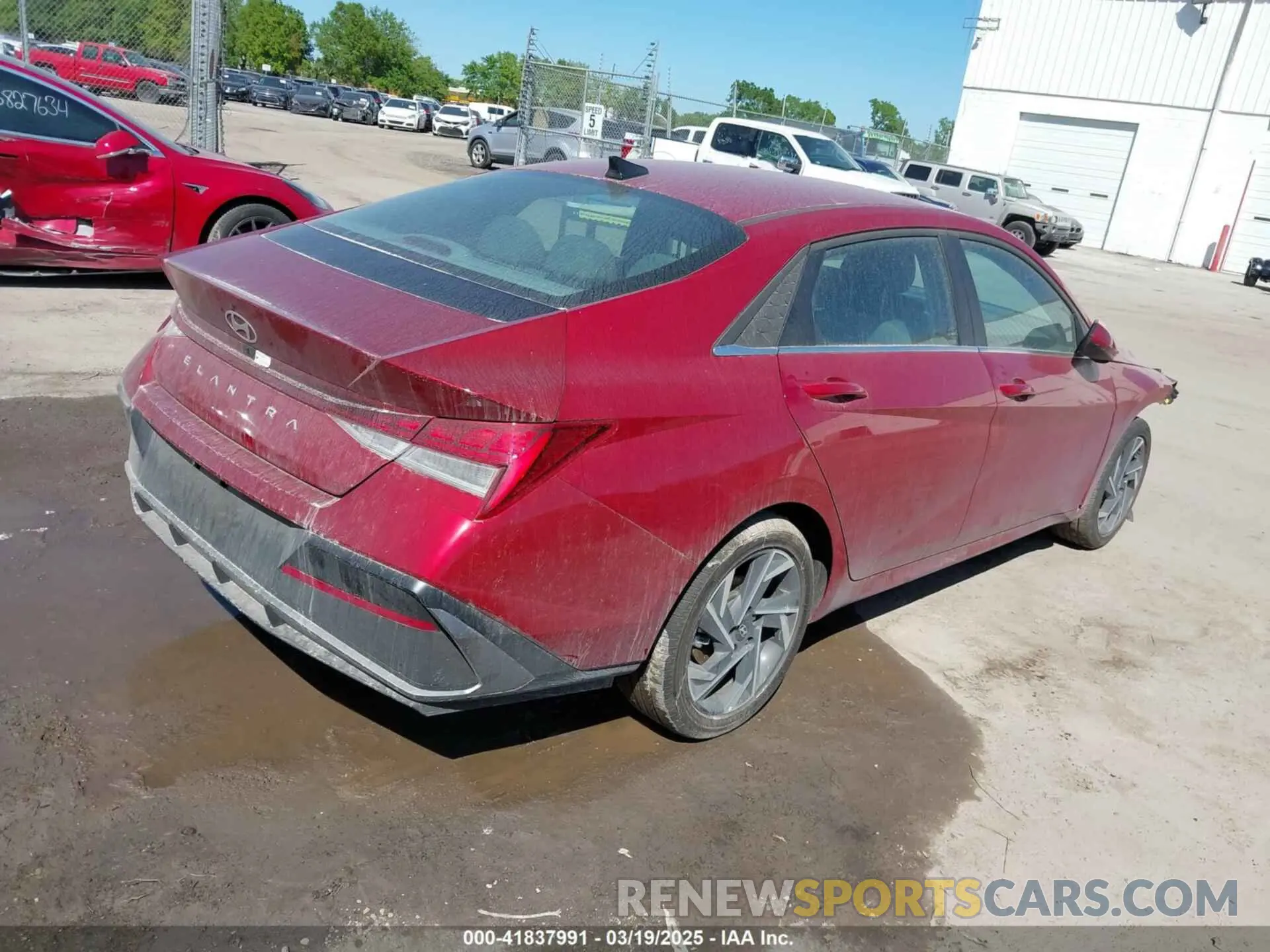 4 Photograph of a damaged car KMHLS4DG6SU904397 HYUNDAI ELANTRA 2025