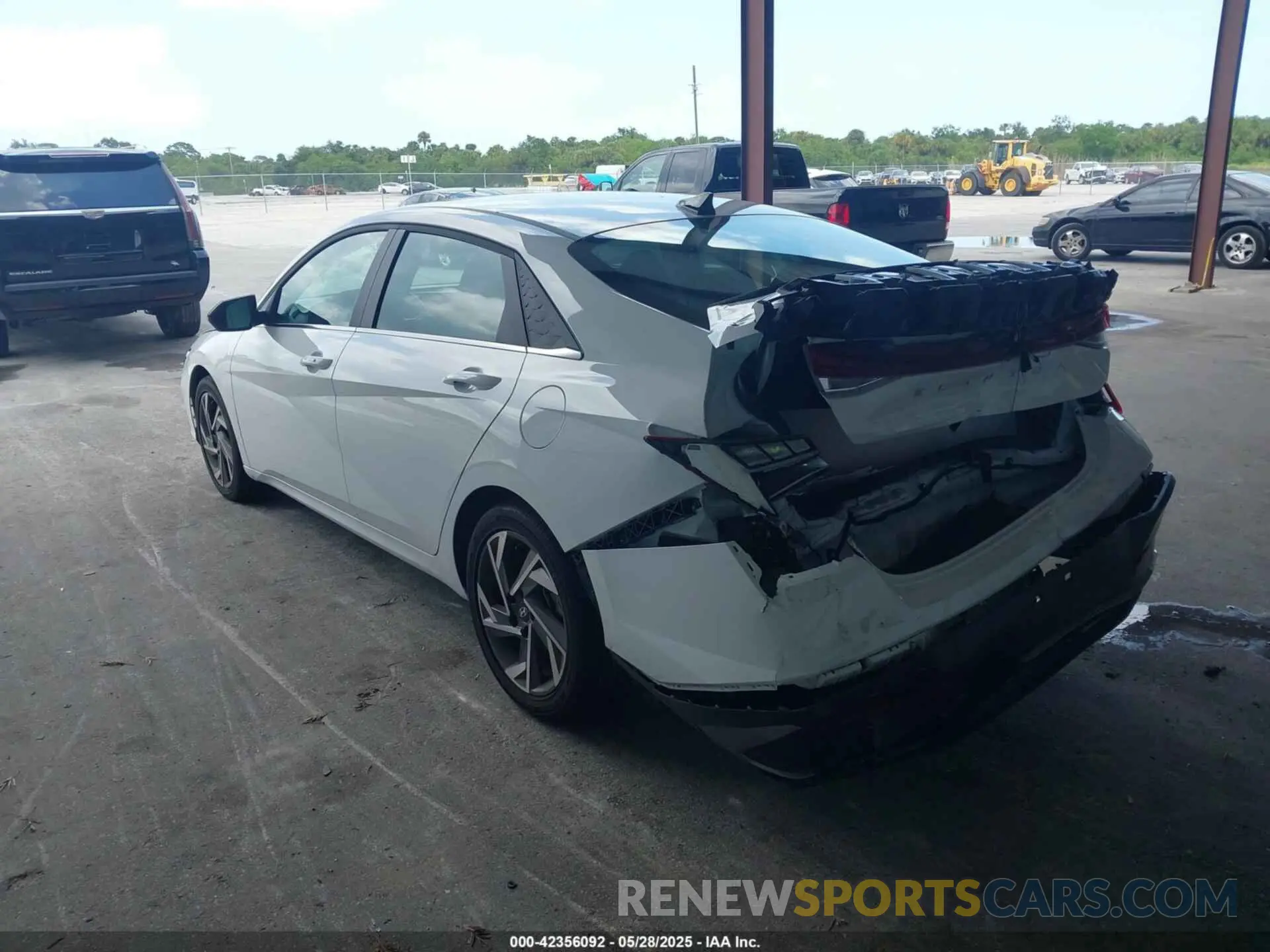 3 Photograph of a damaged car KMHLS4DG6SU905114 HYUNDAI ELANTRA 2025