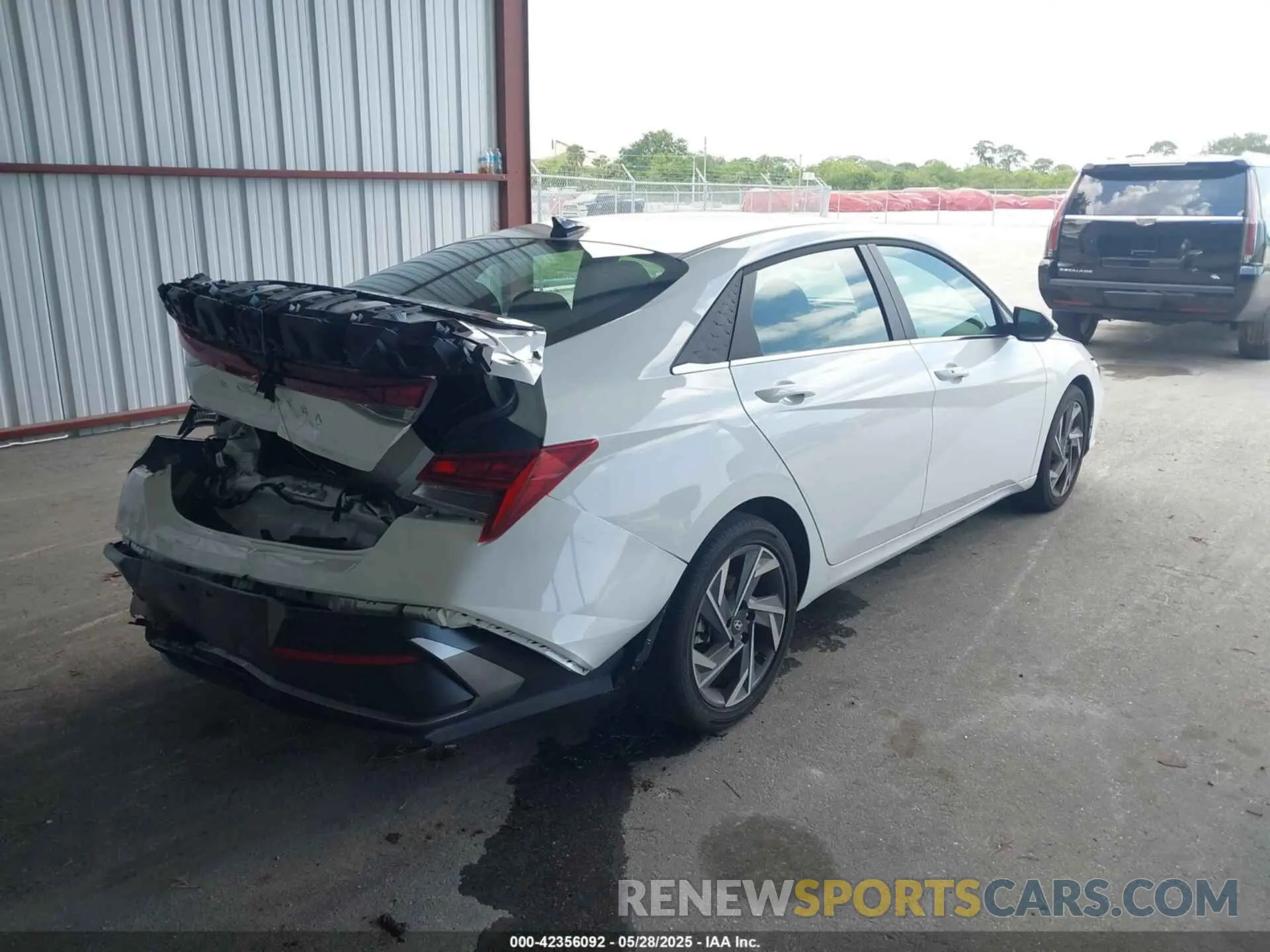 4 Photograph of a damaged car KMHLS4DG6SU905114 HYUNDAI ELANTRA 2025