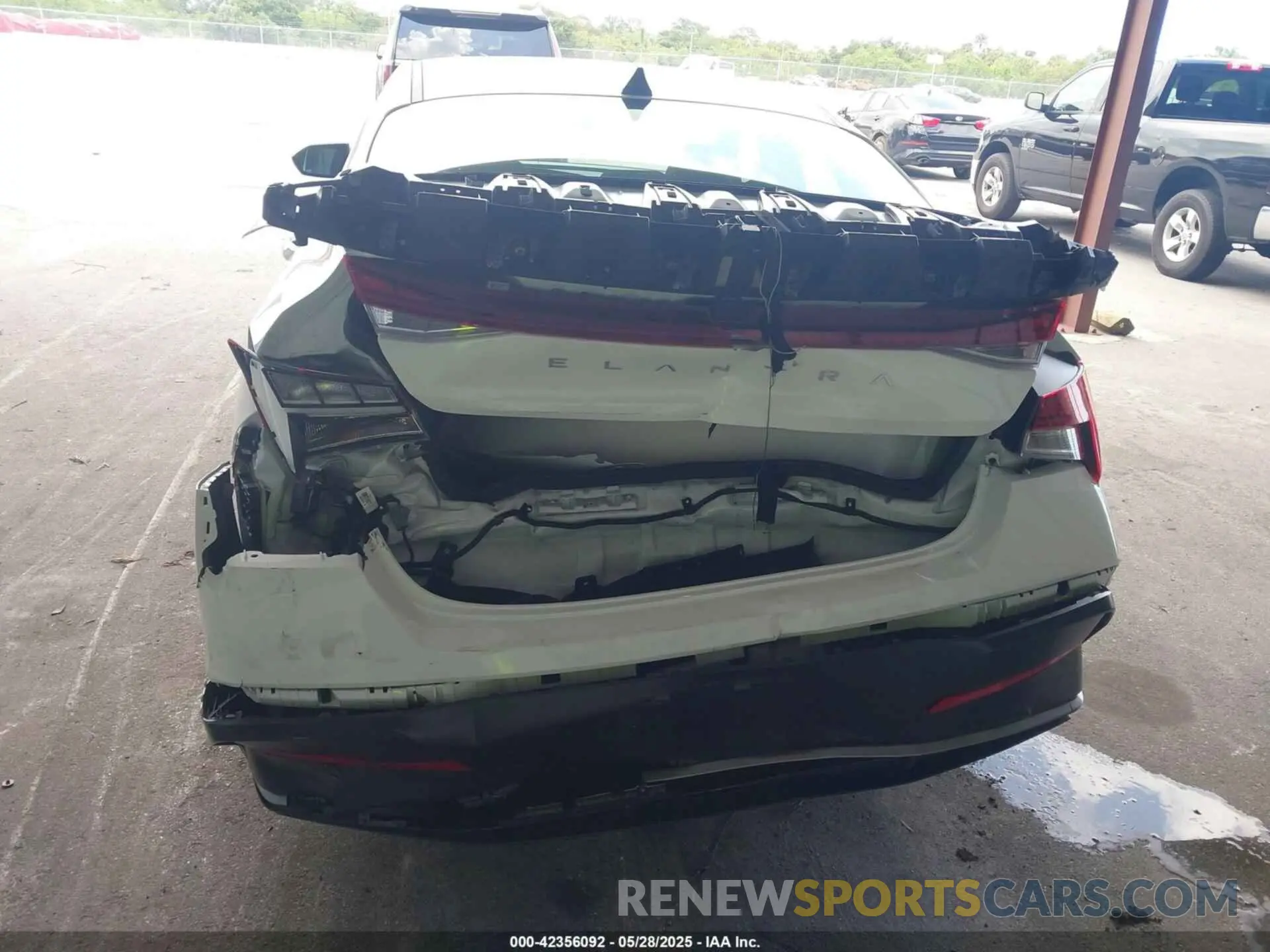 6 Photograph of a damaged car KMHLS4DG6SU905114 HYUNDAI ELANTRA 2025