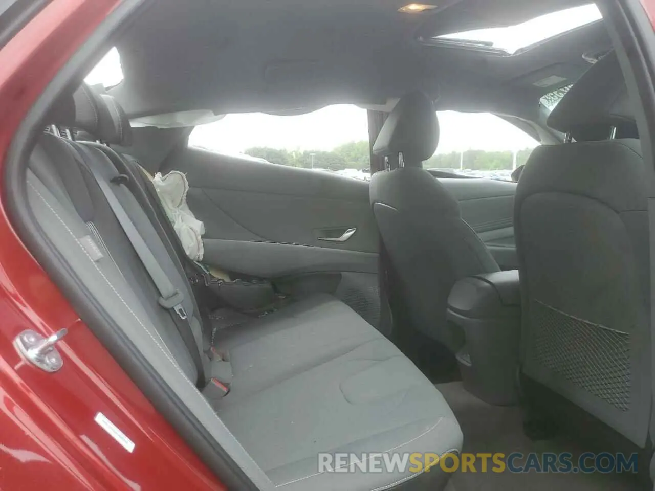 10 Photograph of a damaged car KMHLS4DG6SU909390 HYUNDAI ELANTRA 2025