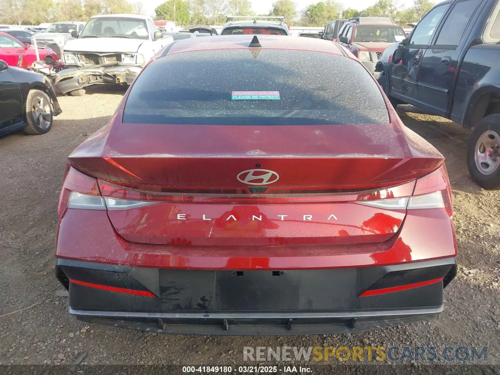 17 Photograph of a damaged car KMHLS4DG6SU911785 HYUNDAI ELANTRA 2025