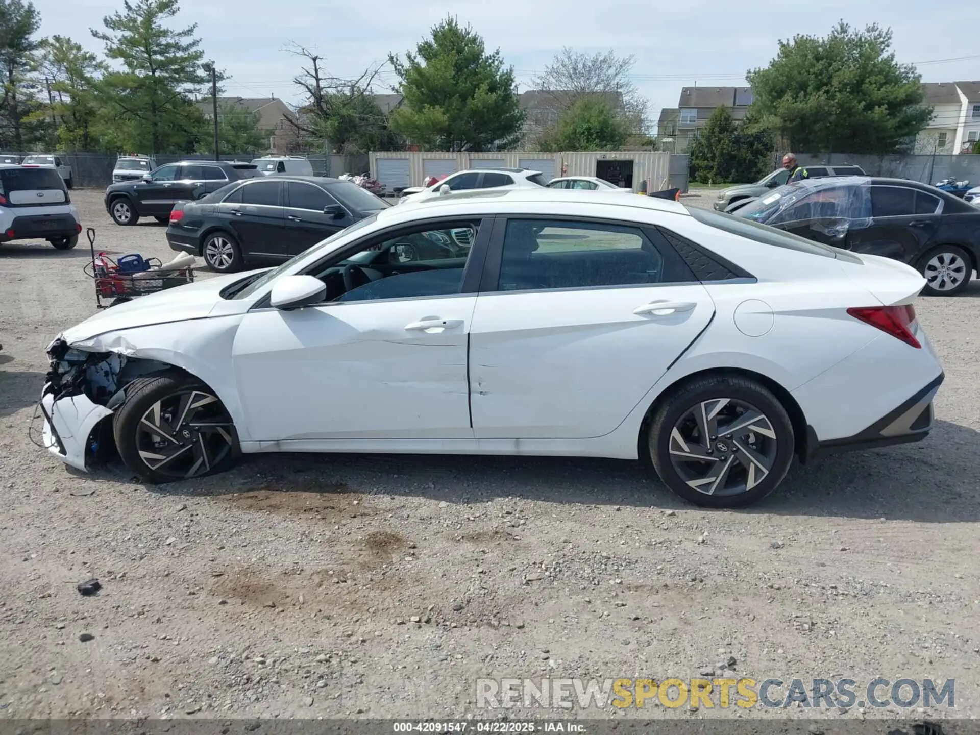 14 Photograph of a damaged car KMHLS4DG7SU913965 HYUNDAI ELANTRA 2025
