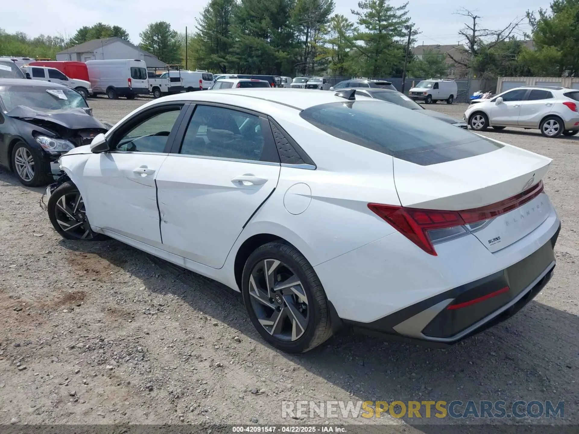 3 Photograph of a damaged car KMHLS4DG7SU913965 HYUNDAI ELANTRA 2025