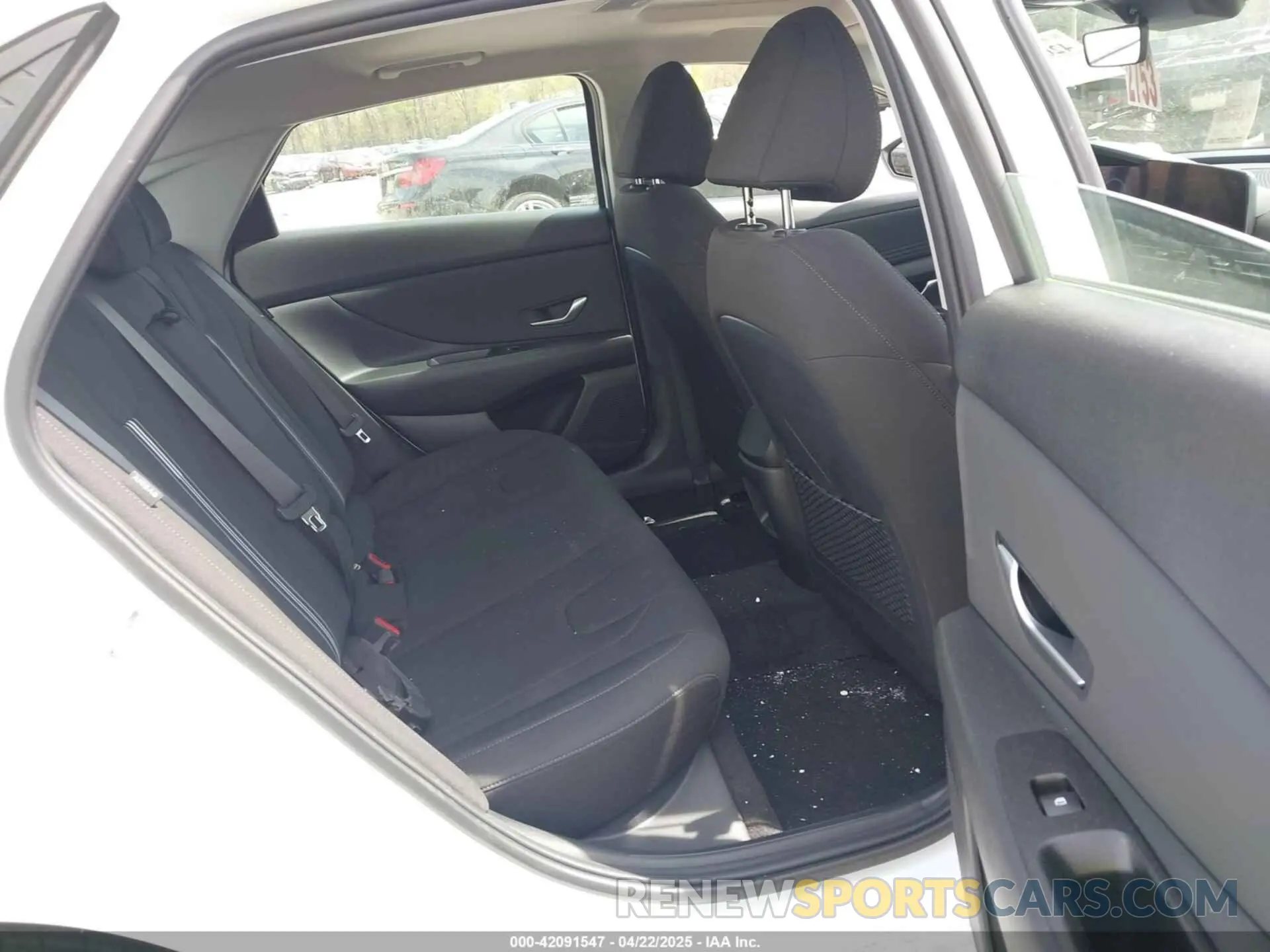 8 Photograph of a damaged car KMHLS4DG7SU913965 HYUNDAI ELANTRA 2025