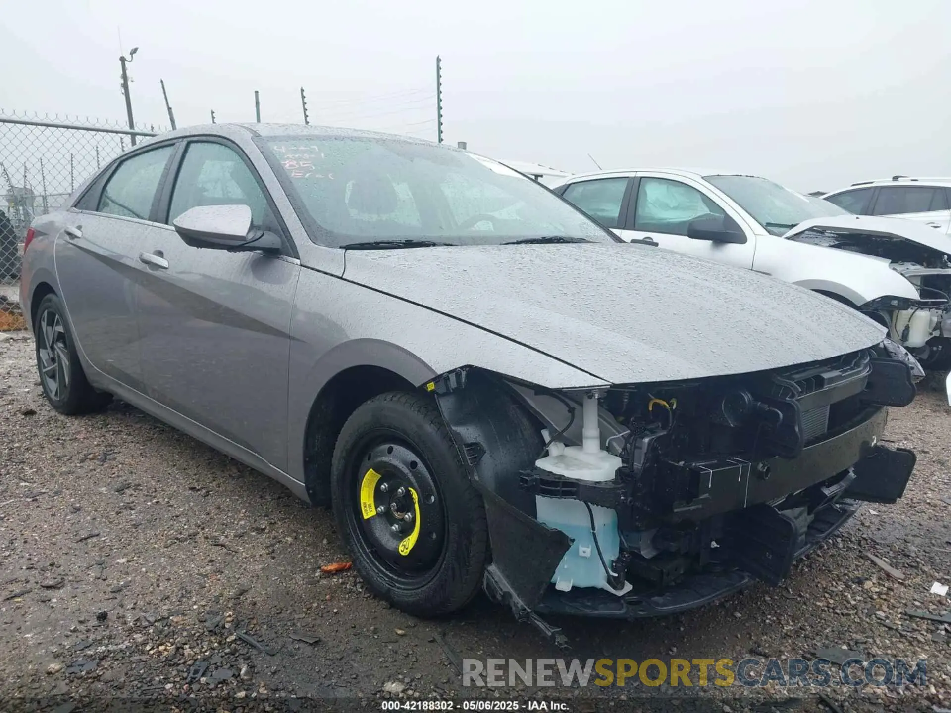 1 Photograph of a damaged car KMHLS4DG7SU952152 HYUNDAI ELANTRA 2025