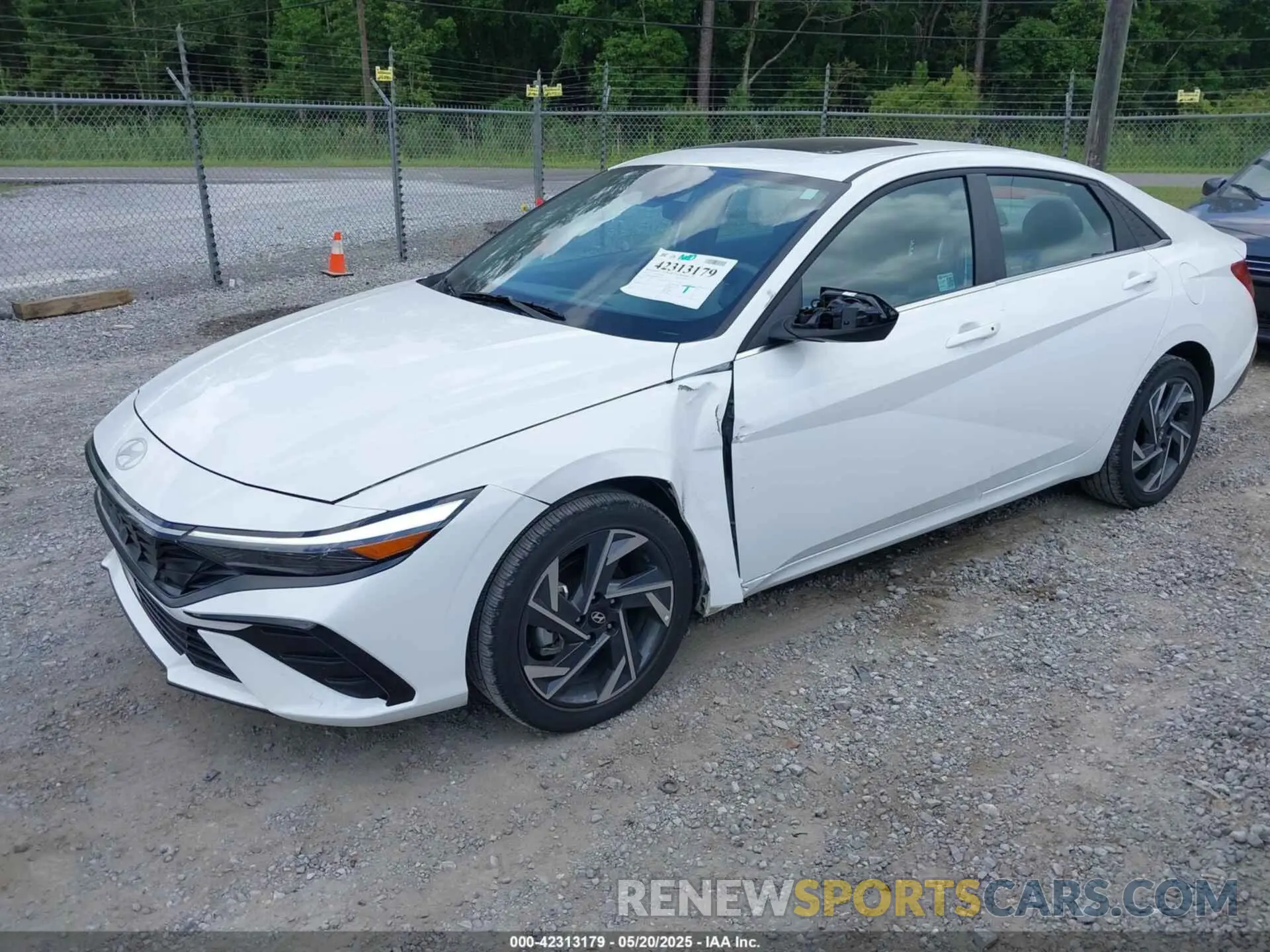 2 Photograph of a damaged car KMHLS4DG8SU921198 HYUNDAI ELANTRA 2025