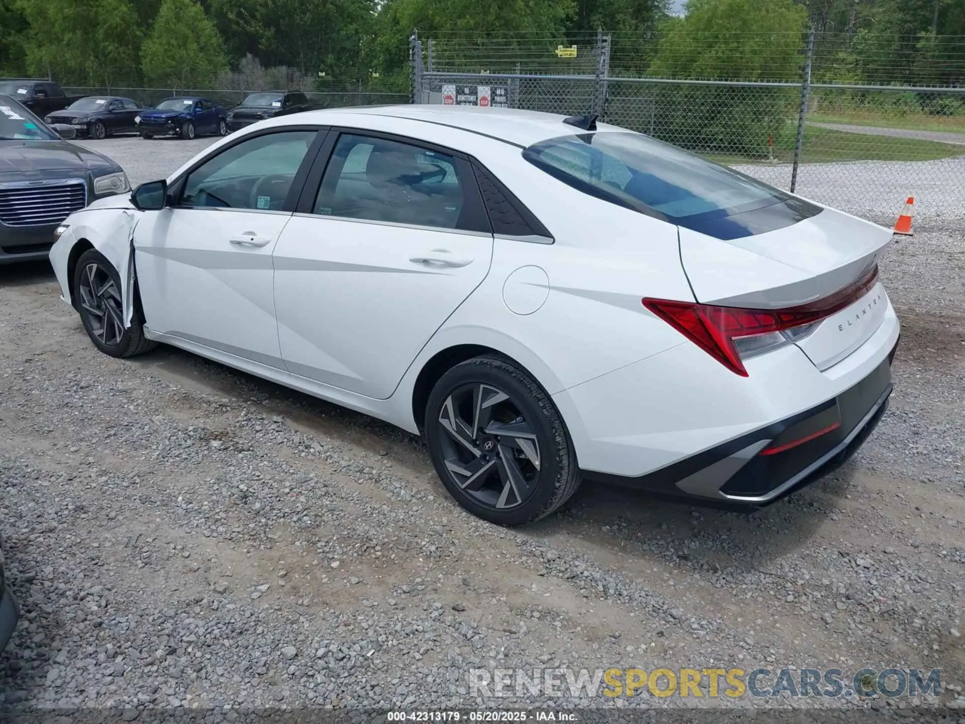 3 Photograph of a damaged car KMHLS4DG8SU921198 HYUNDAI ELANTRA 2025