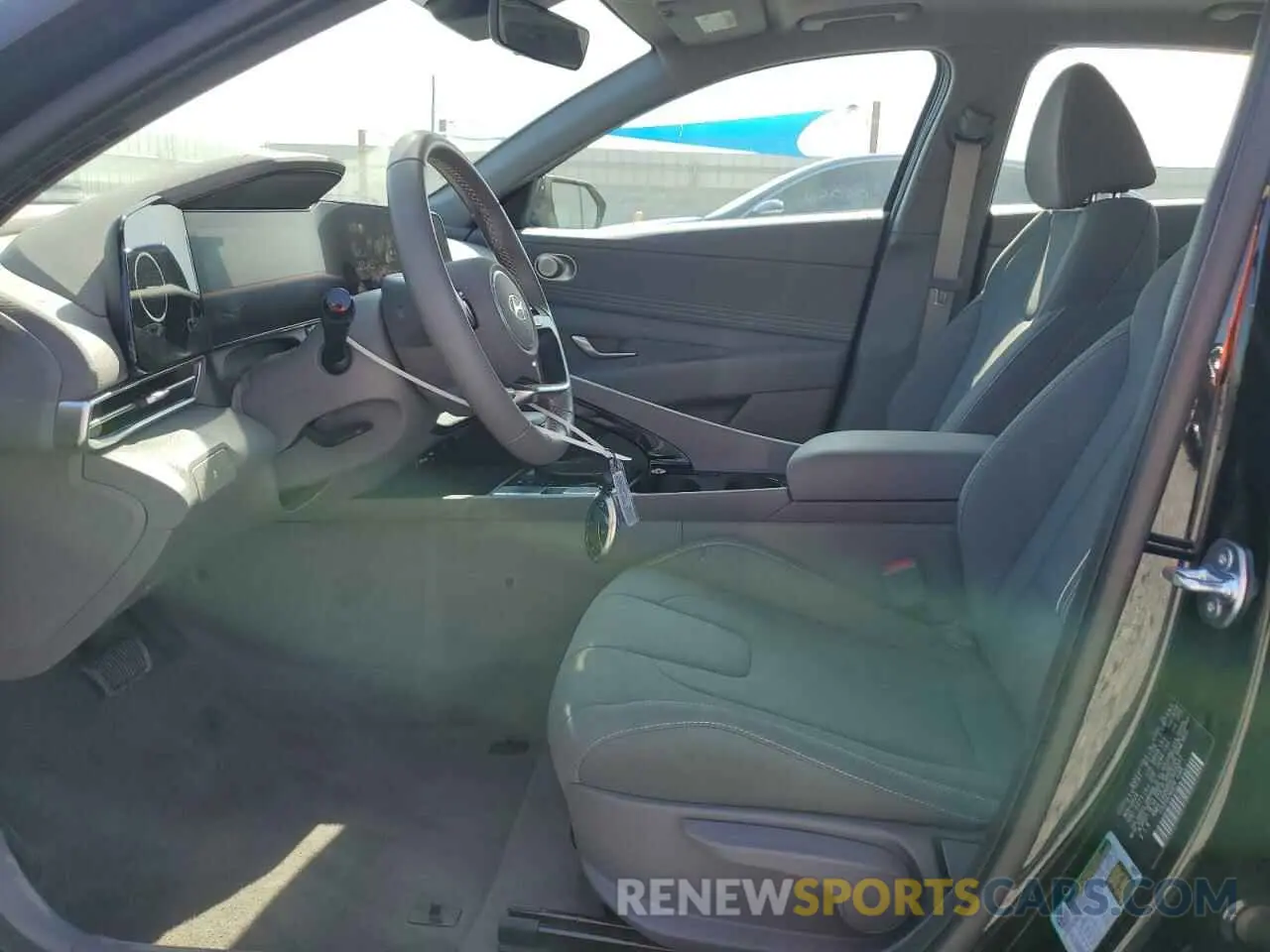 7 Photograph of a damaged car KMHLS4DG8SU933531 HYUNDAI ELANTRA 2025