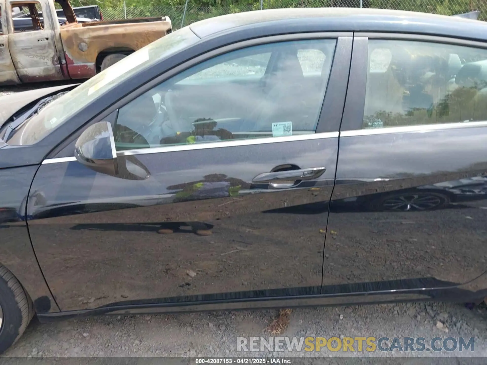 14 Photograph of a damaged car KMHLS4DG8SU935070 HYUNDAI ELANTRA 2025
