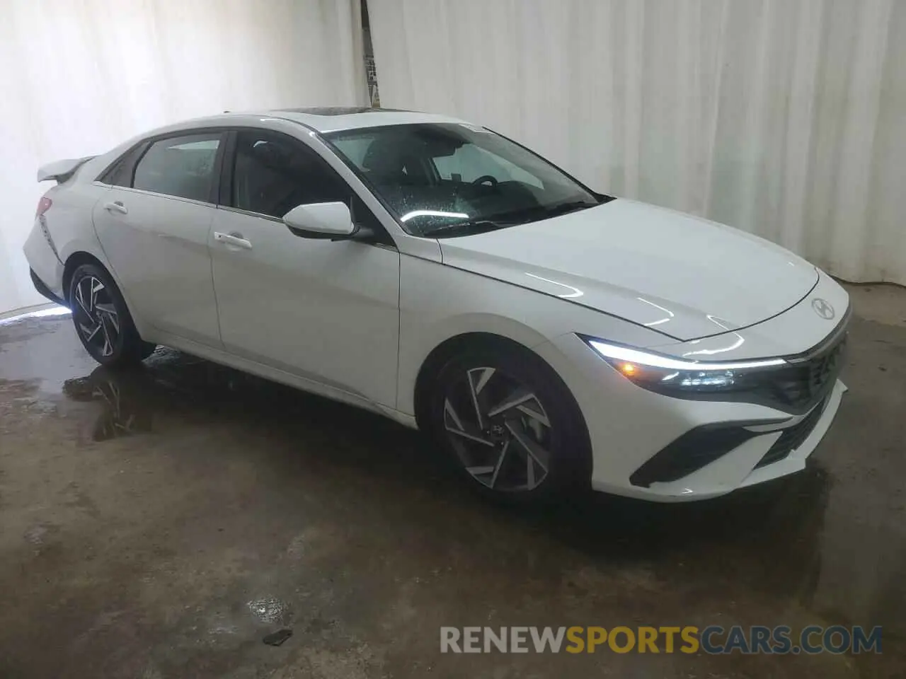 4 Photograph of a damaged car KMHLS4DG8SU946702 HYUNDAI ELANTRA 2025