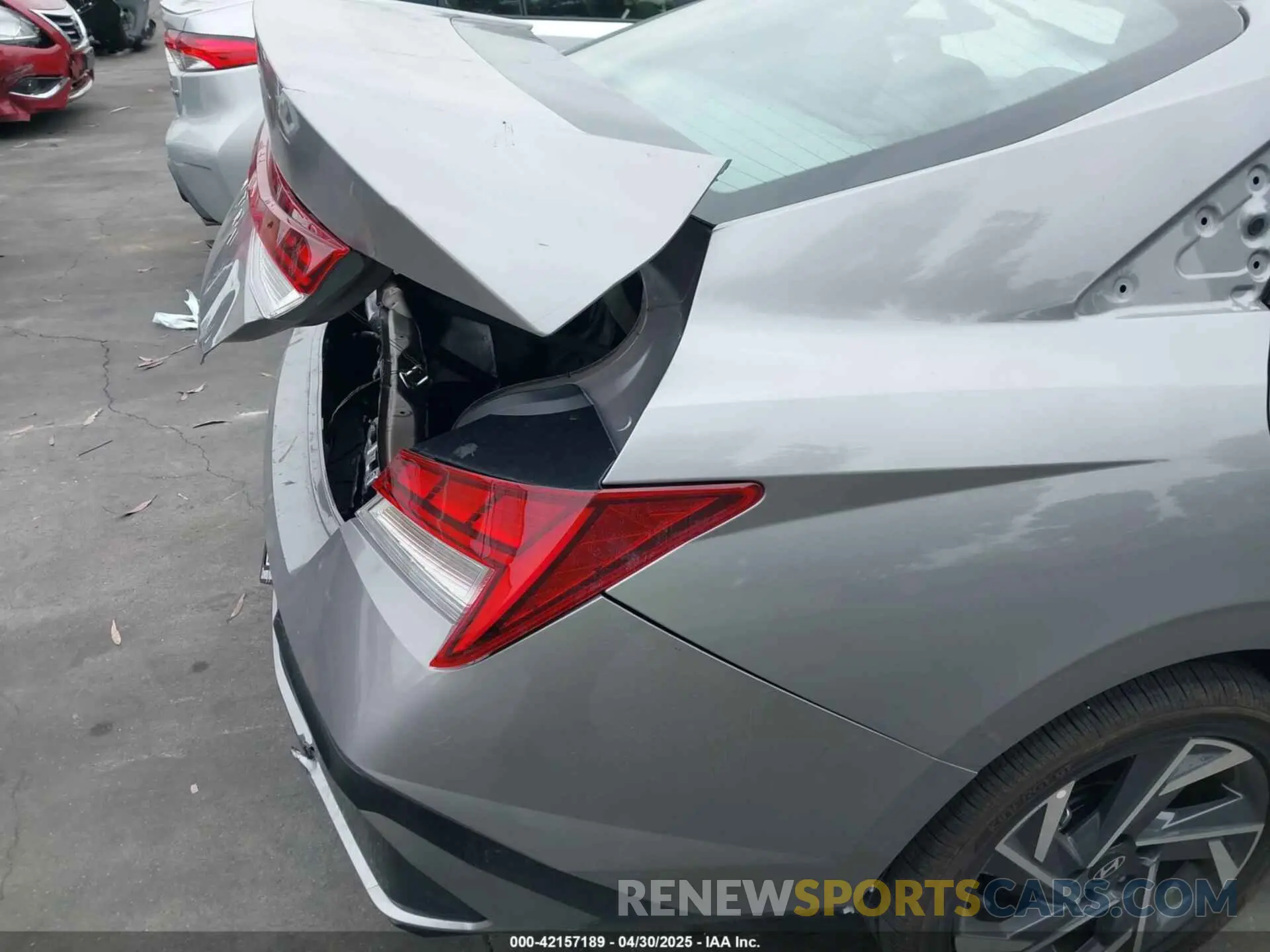 12 Photograph of a damaged car KMHLS4DG9SU895033 HYUNDAI ELANTRA 2025