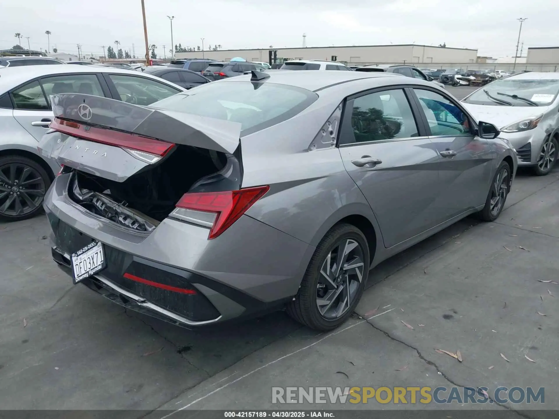 4 Photograph of a damaged car KMHLS4DG9SU895033 HYUNDAI ELANTRA 2025