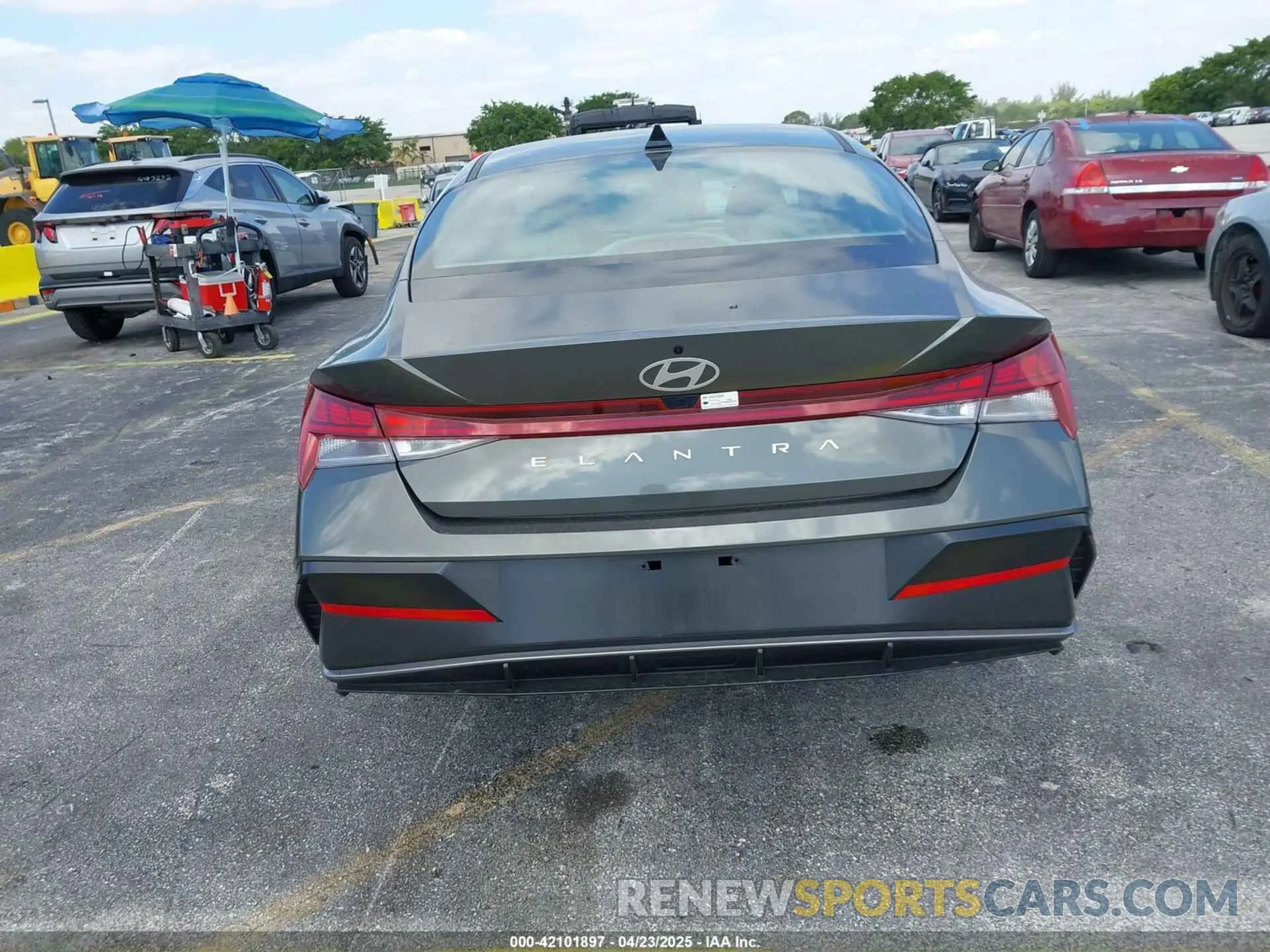 16 Photograph of a damaged car KMHLS4DG9SU905768 HYUNDAI ELANTRA 2025