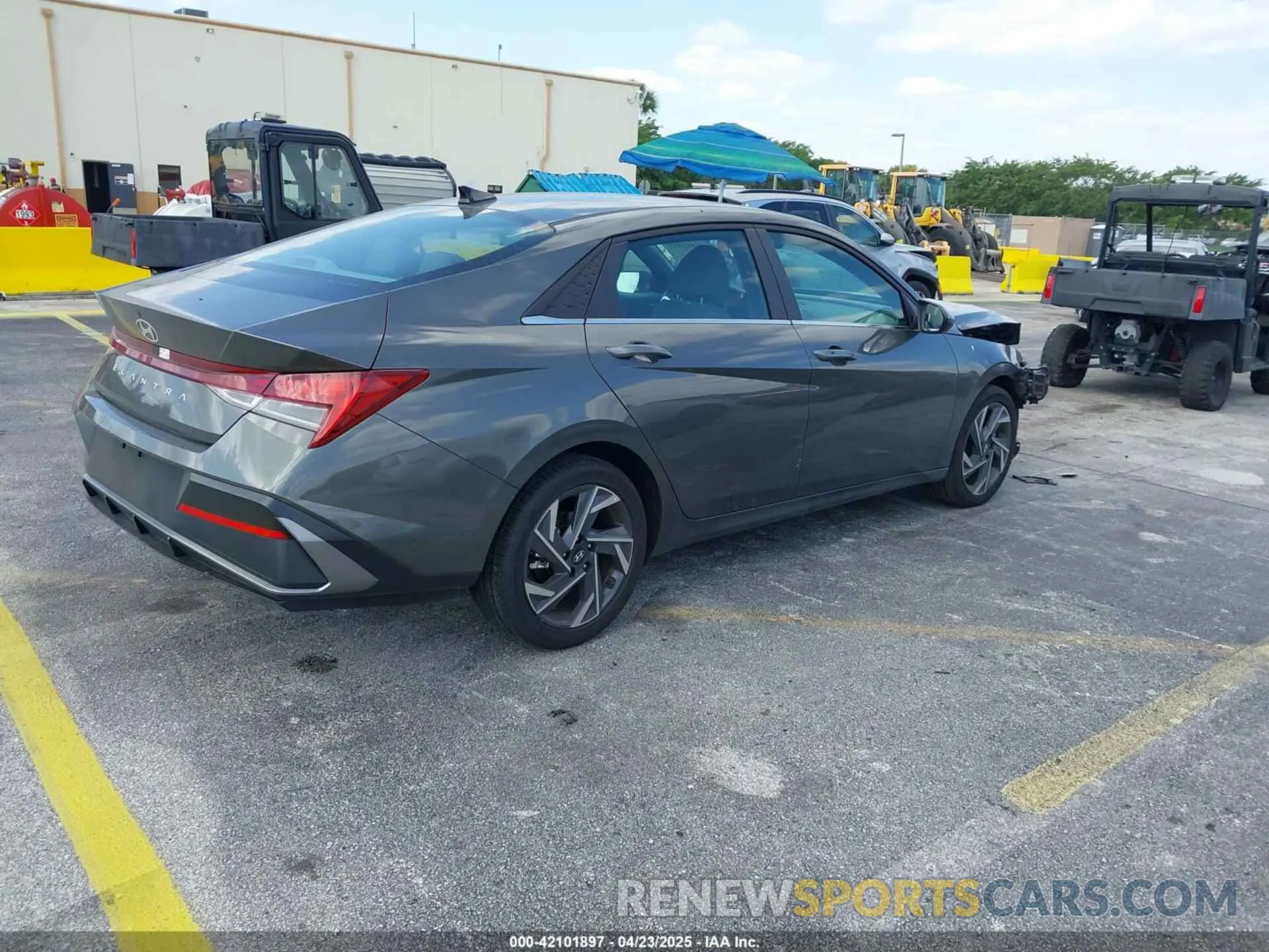 4 Photograph of a damaged car KMHLS4DG9SU905768 HYUNDAI ELANTRA 2025